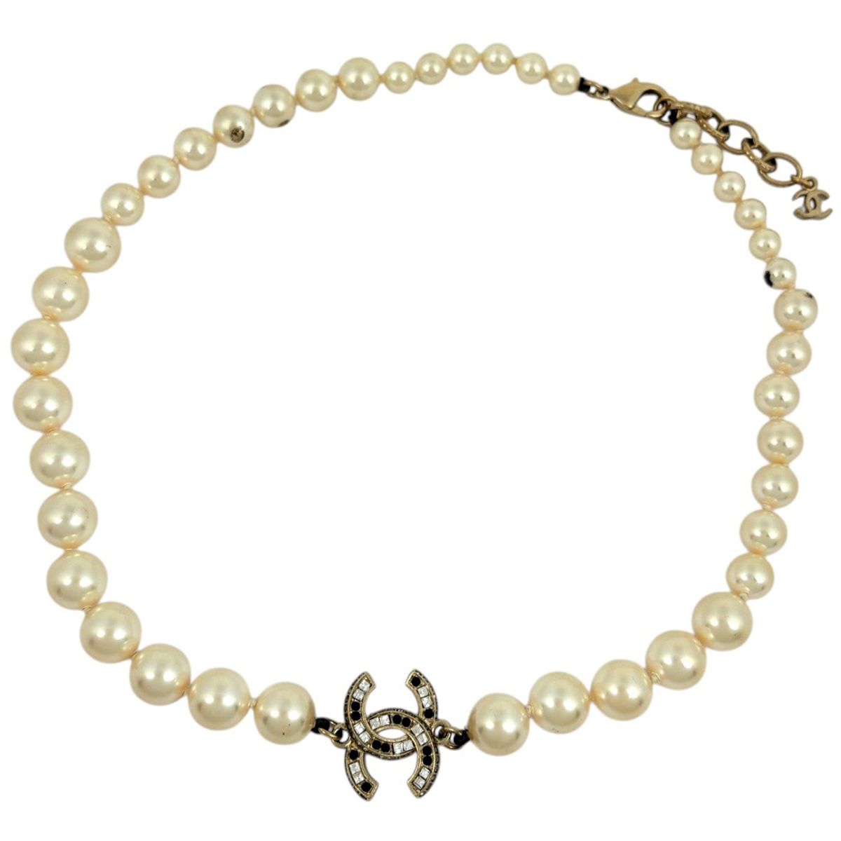 Chanel CC Logo ninepearl Necklace White