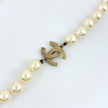 Chanel CC Logo ninepearl Necklace White — view 2