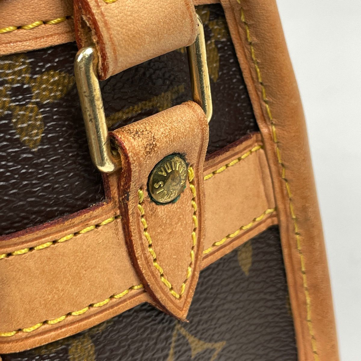 Louis Vuitton Sologne Crossbody Shoulder Bag Monogram Brown — view 4