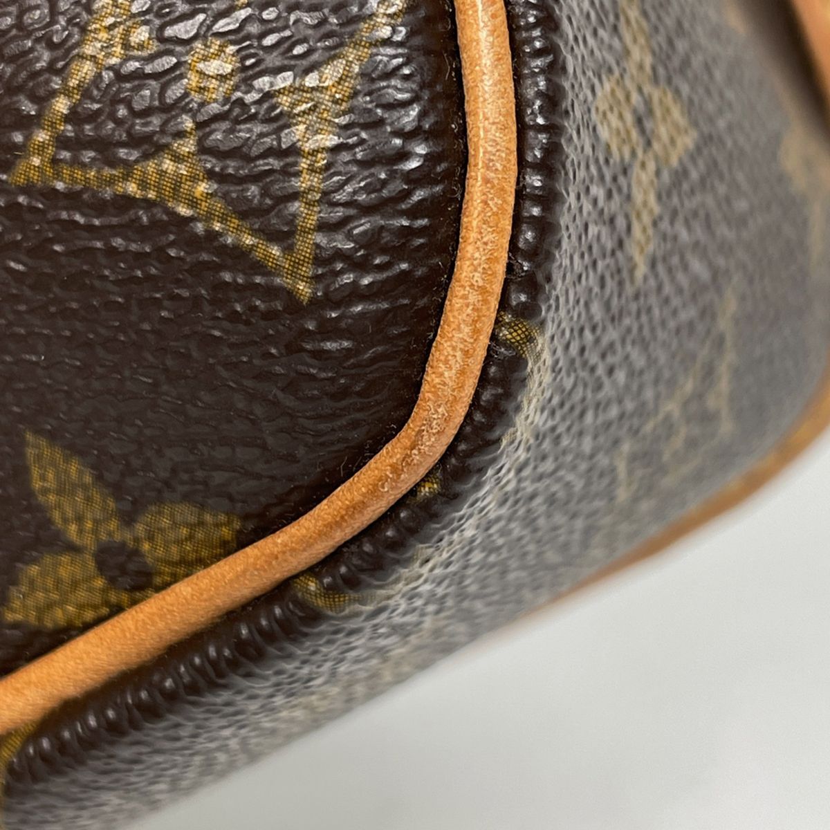 Louis Vuitton Sologne Crossbody Shoulder Bag Monogram Brown — view 3
