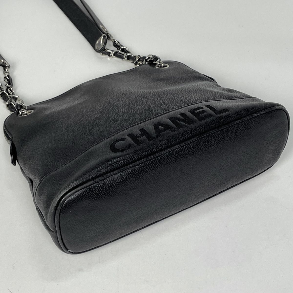 Chanel Logo Che Shoulder Bag Black — view 2