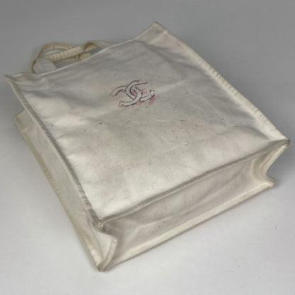 Chanel CC Logo Tote Kuru Zline Canvas White — view 2