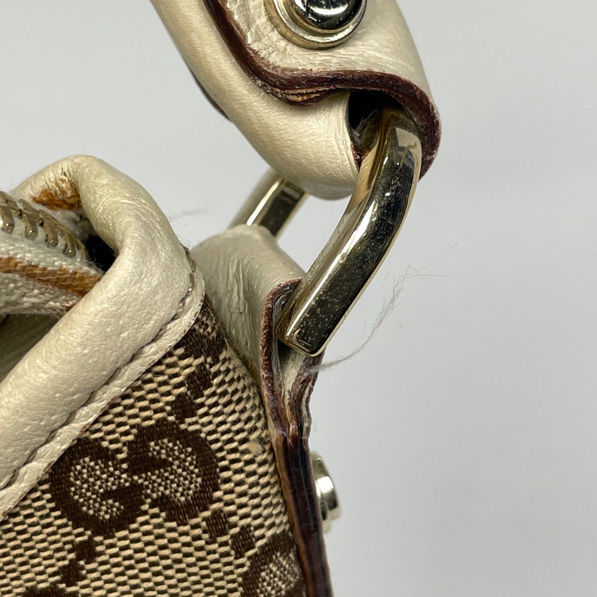 Gucci GG Pattern Shoulder Bag Abbey Canvas Beige — view 4
