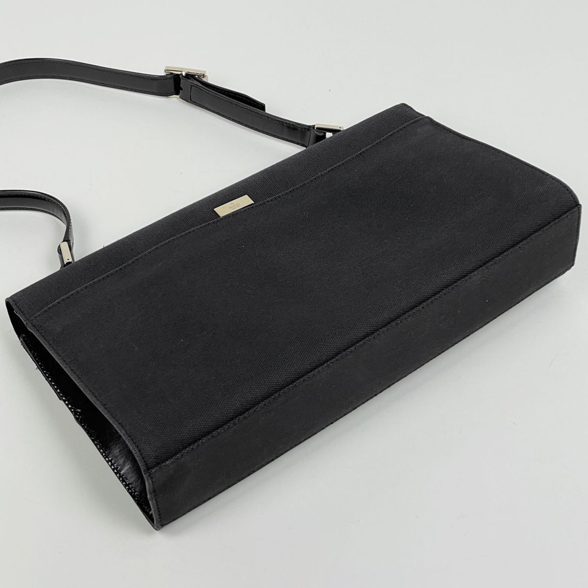 Gucci Logo Shoulder Bag Canvas Black — view 2