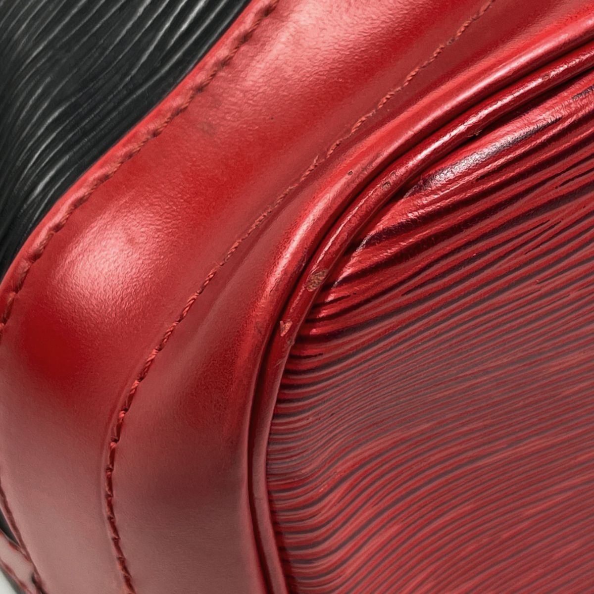 Louis Vuitton Purseshape Shoulder Bag Epi Noir — view 3