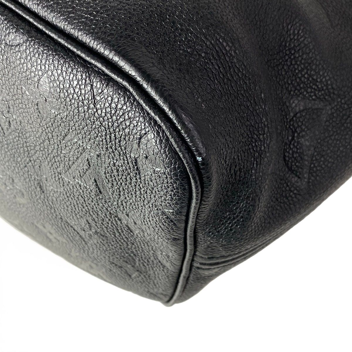 Louis Vuitton Tote Monogram Empreinte Neverfull MM Noir Leather Cowhide — view 9