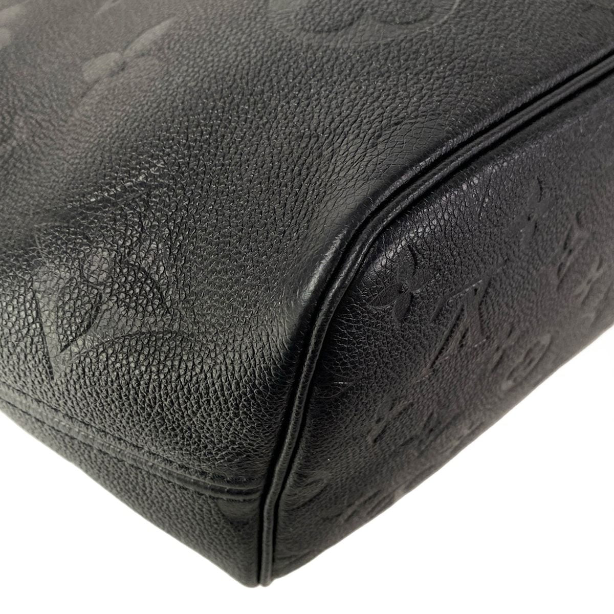 Louis Vuitton Tote Monogram Empreinte Neverfull MM Noir Leather Cowhide — view 8