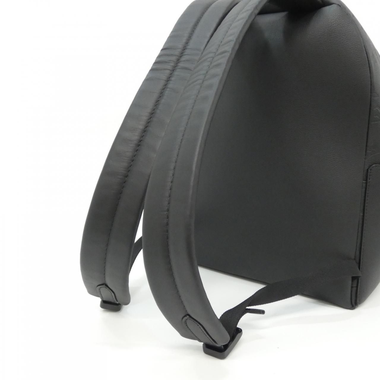 Louis Vuitton Monogram Shadow Discovery Backpack PM Sac — view 9