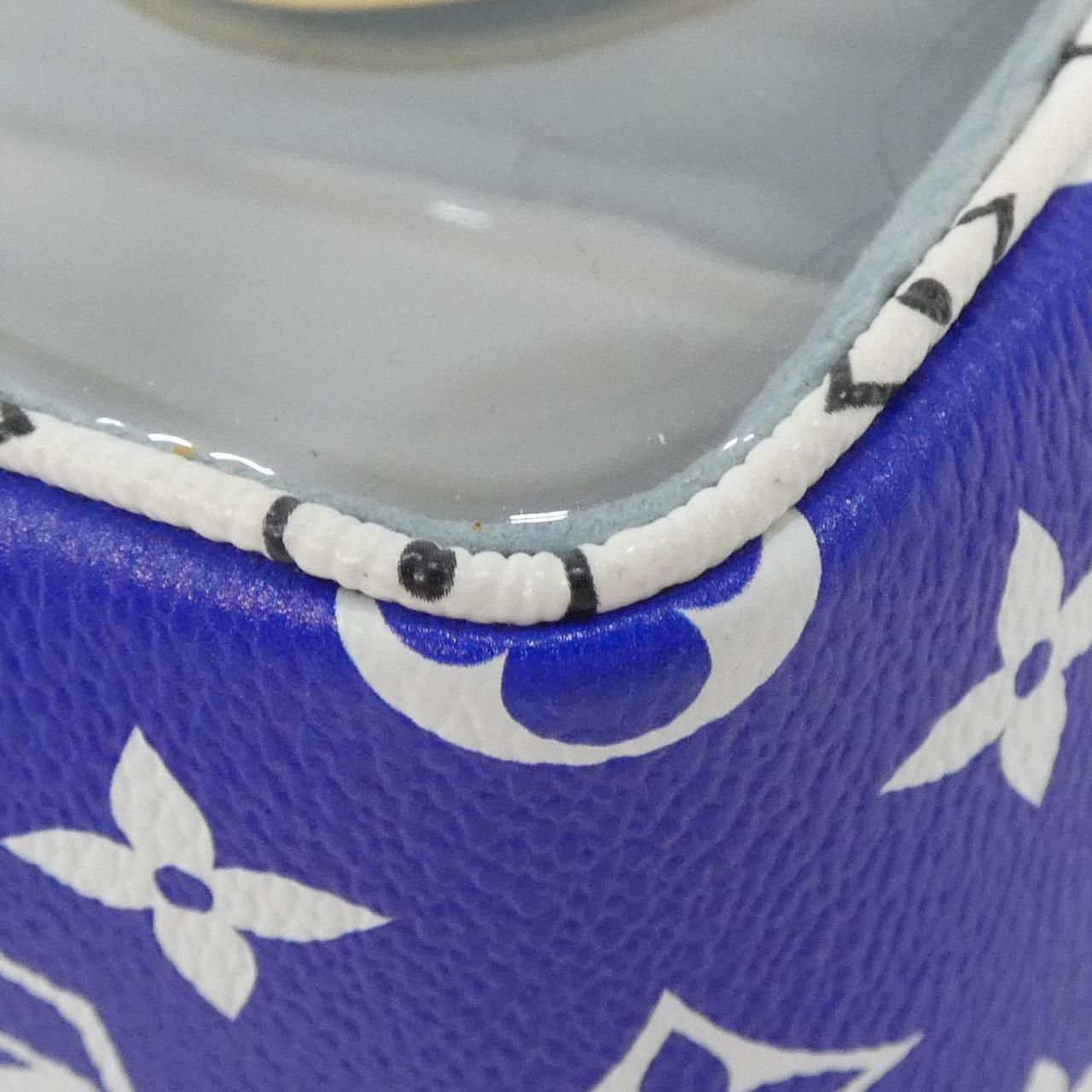 Louis Vuitton Monogram Pouch — view 3