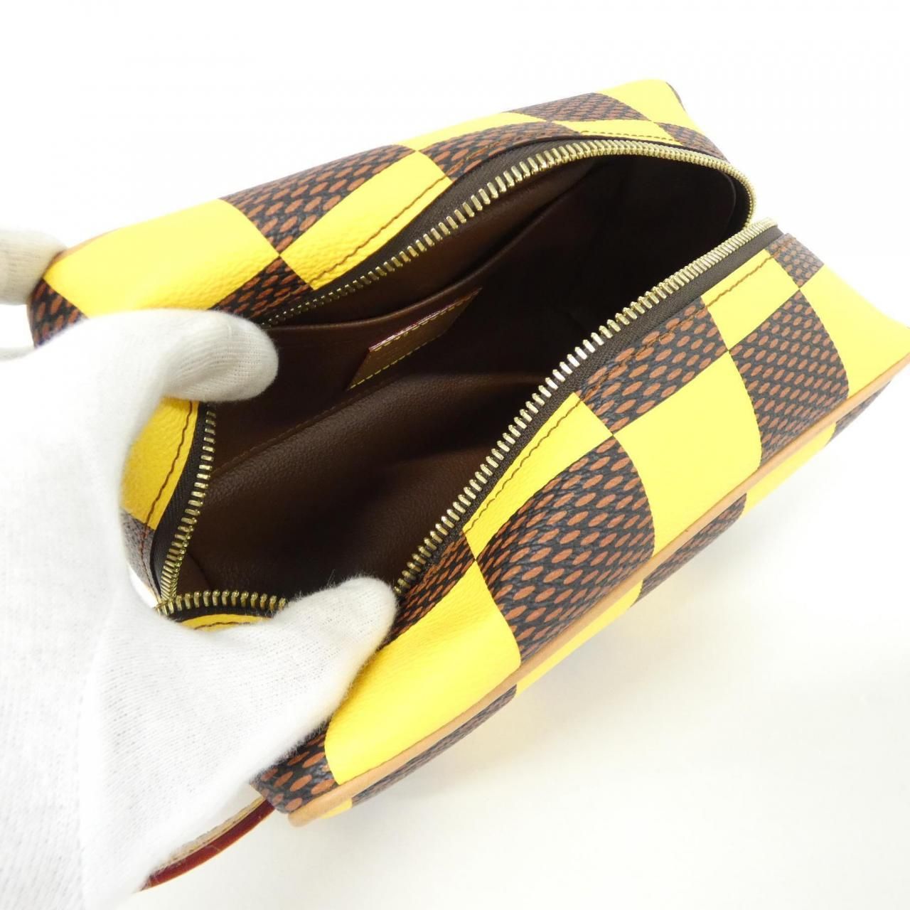 Louis Vuitton Damier Treeto Pouch — view 5