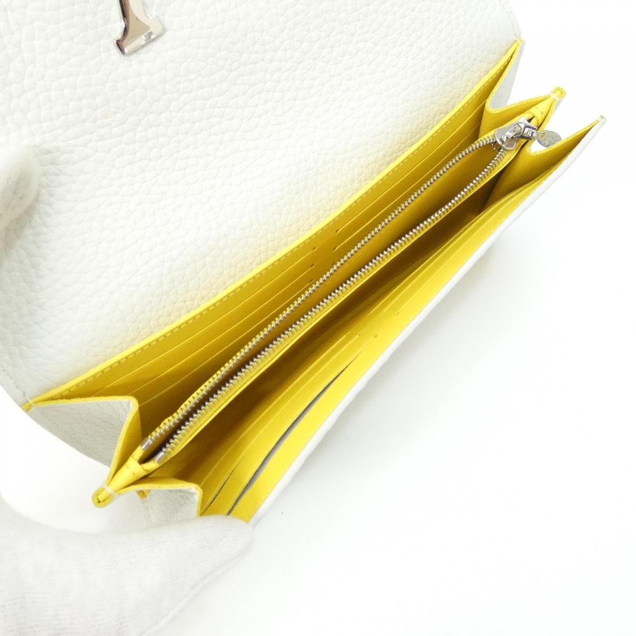 Louis Vuitton Taurillon Portefeuille Capucines Wallet — view 7