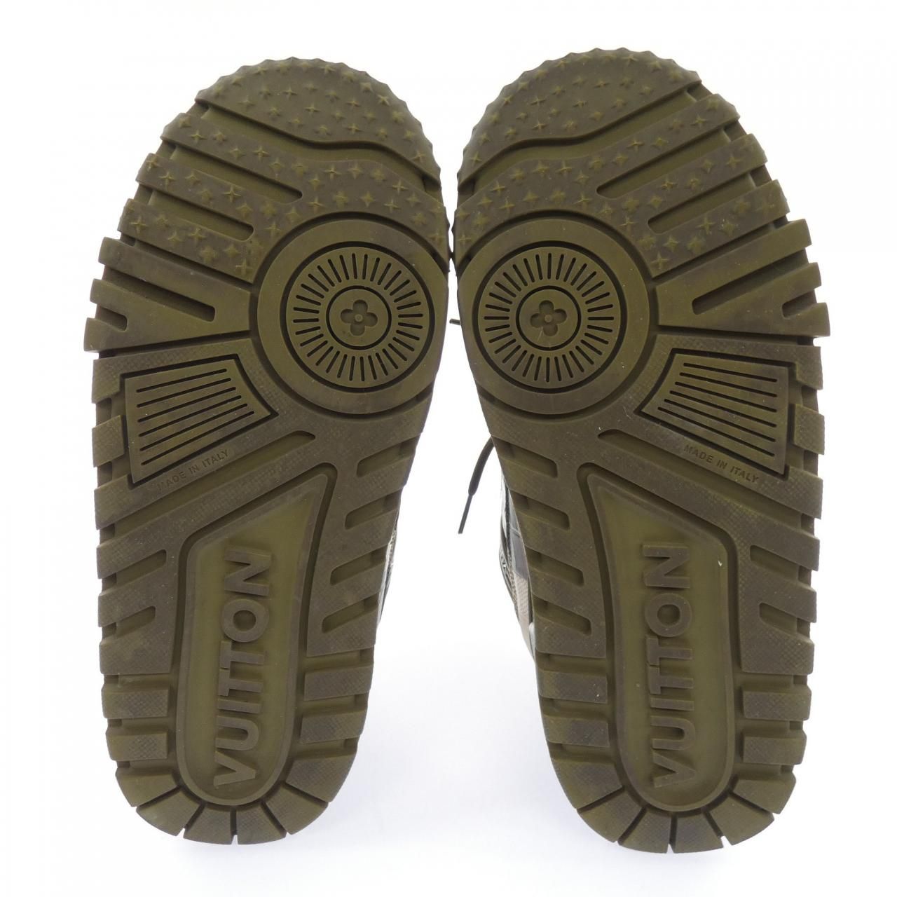 Louis Vuitton LV Trainer Maxi Line Sneakers — view 4