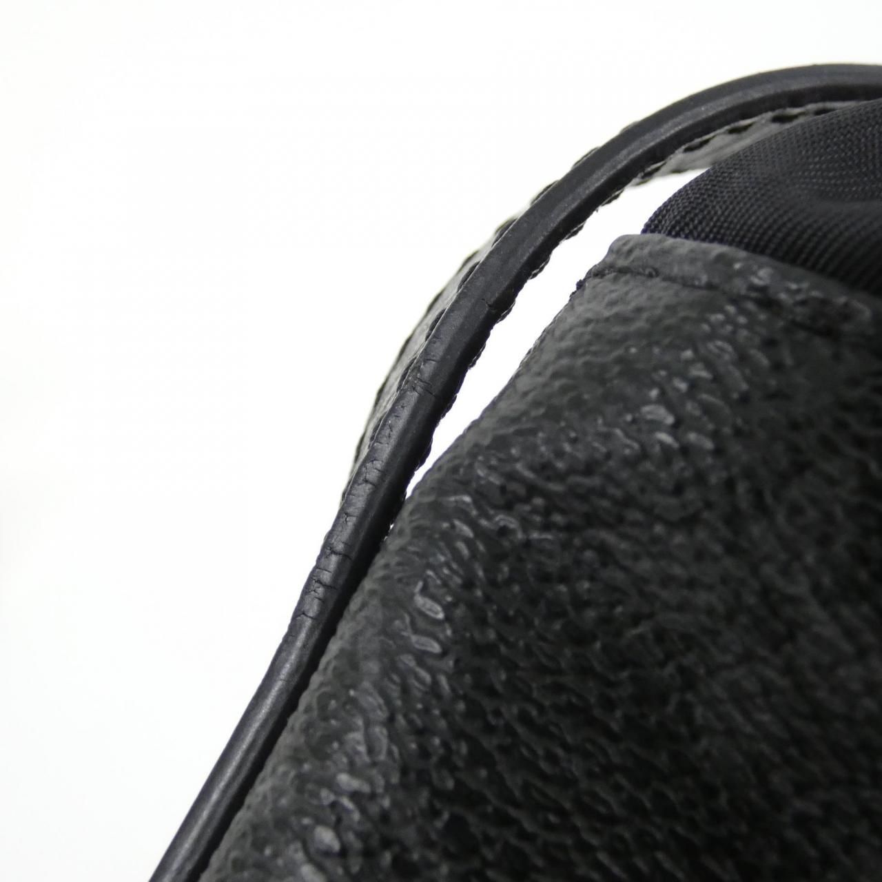 Louis Vuitton Monogram Lashu Naofbag Shoulder Bag — view 4