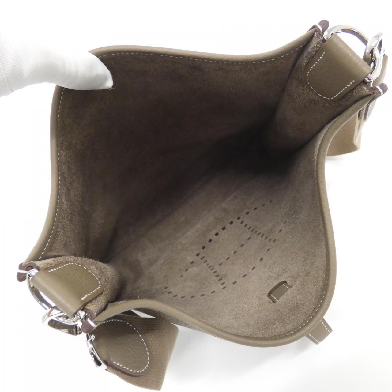 Hermes Evelyne 3 PM Shoulder Bag — view 5