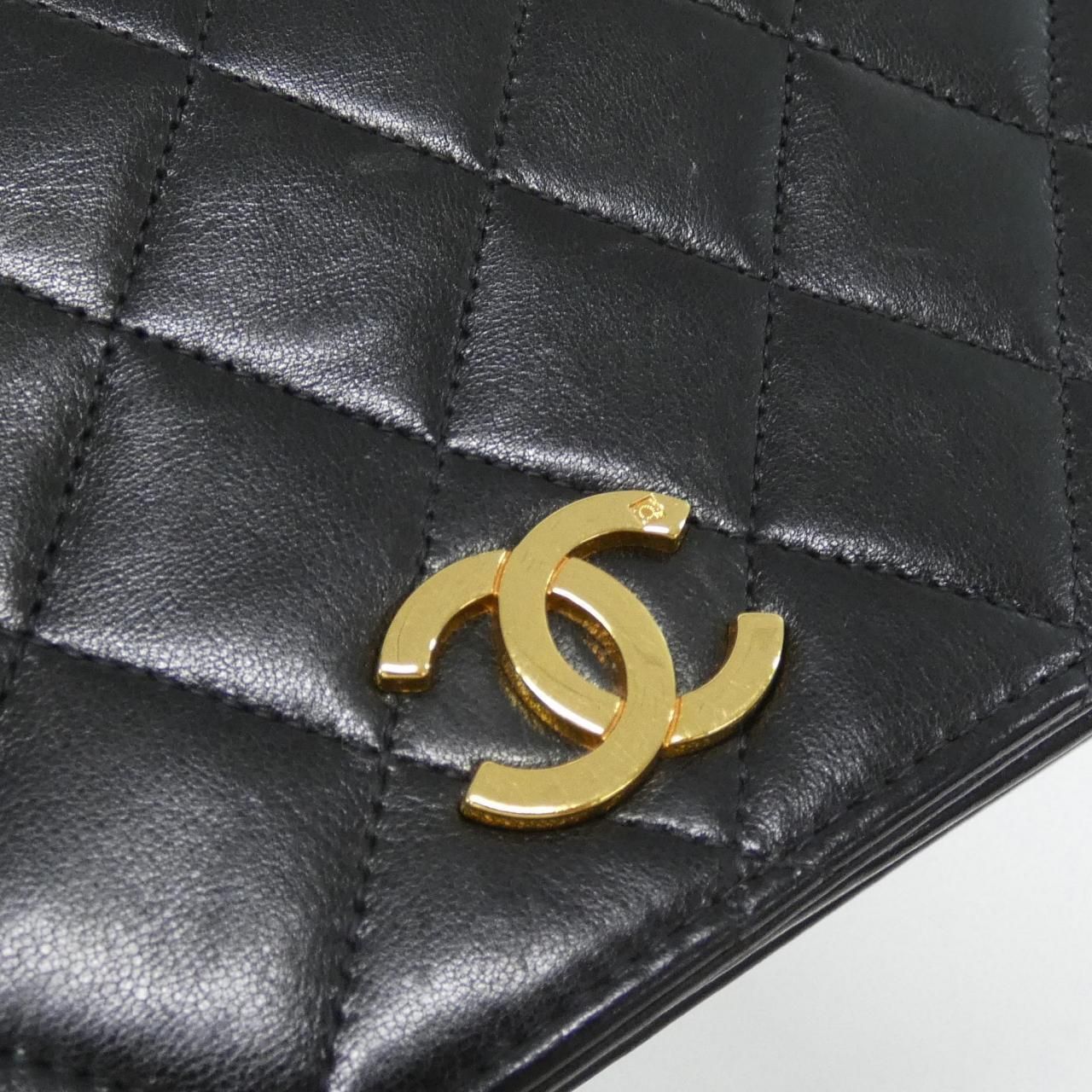 Chanel Vintage Shoulder Bag — view 5