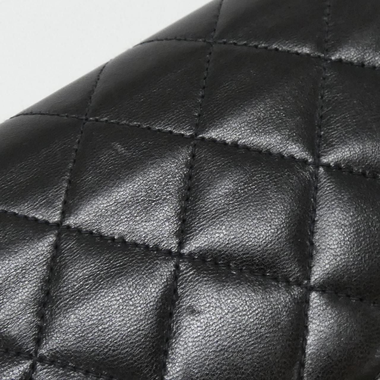Chanel Vintage Shoulder Bag — view 4