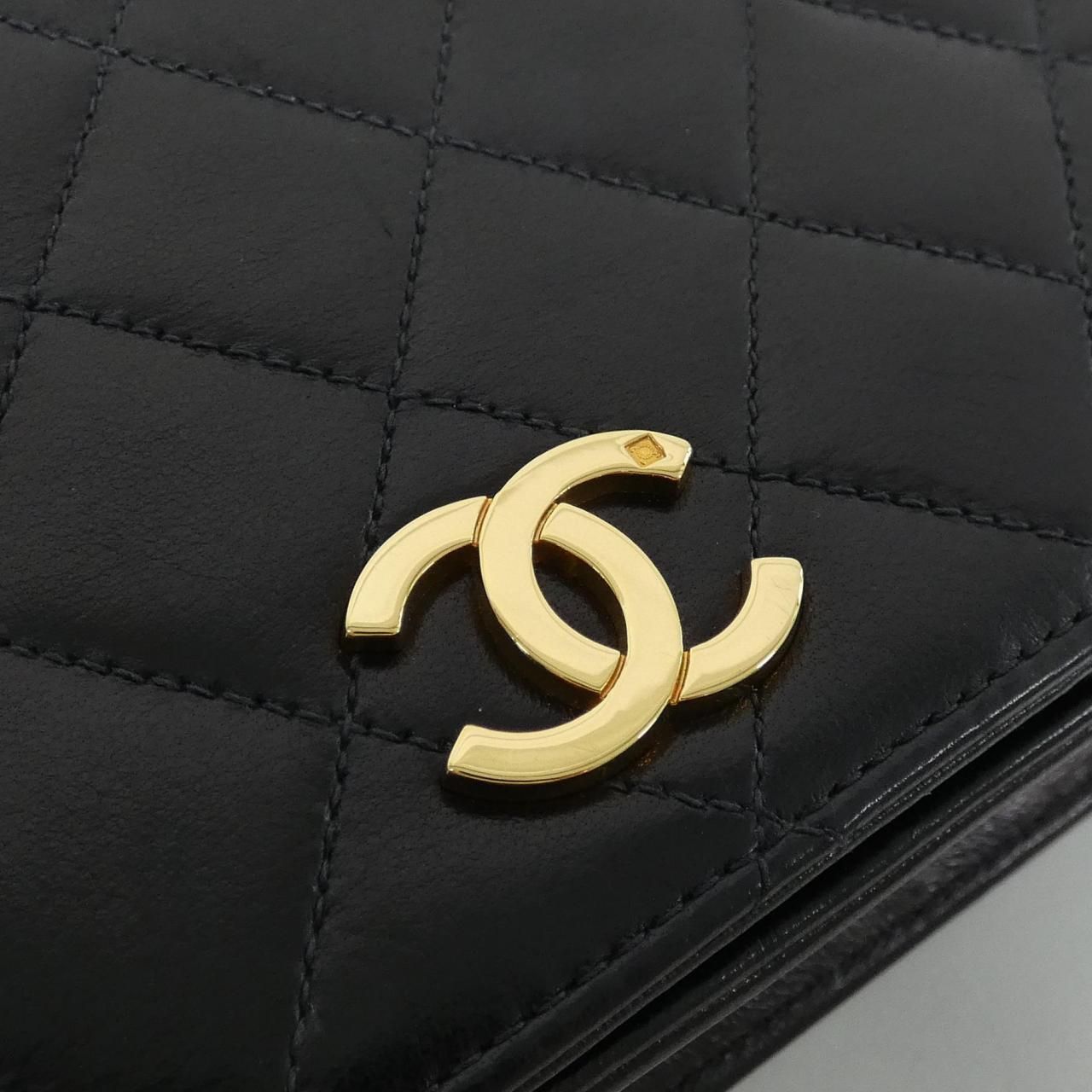 Chanel Vintage Shoulder Bag — view 5