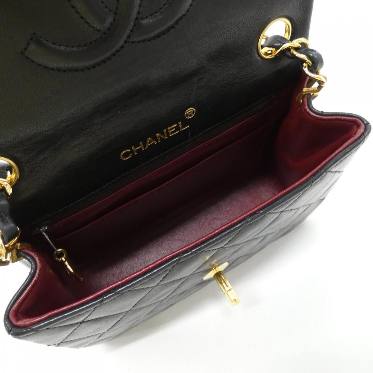 Chanel Vintage Shoulder Bag — view 6