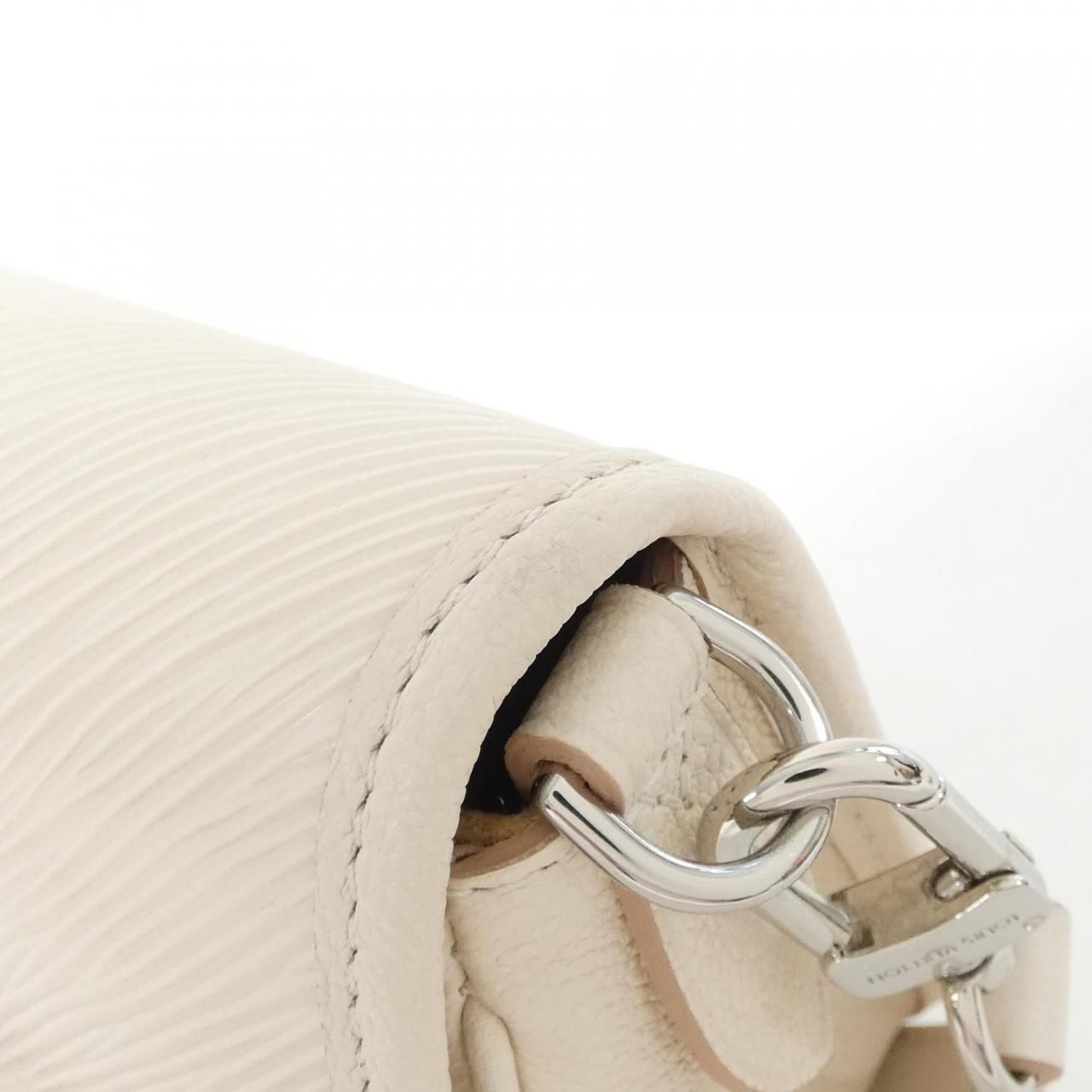 Louis Vuitton Epi Buci Shoulder Bag — view 5