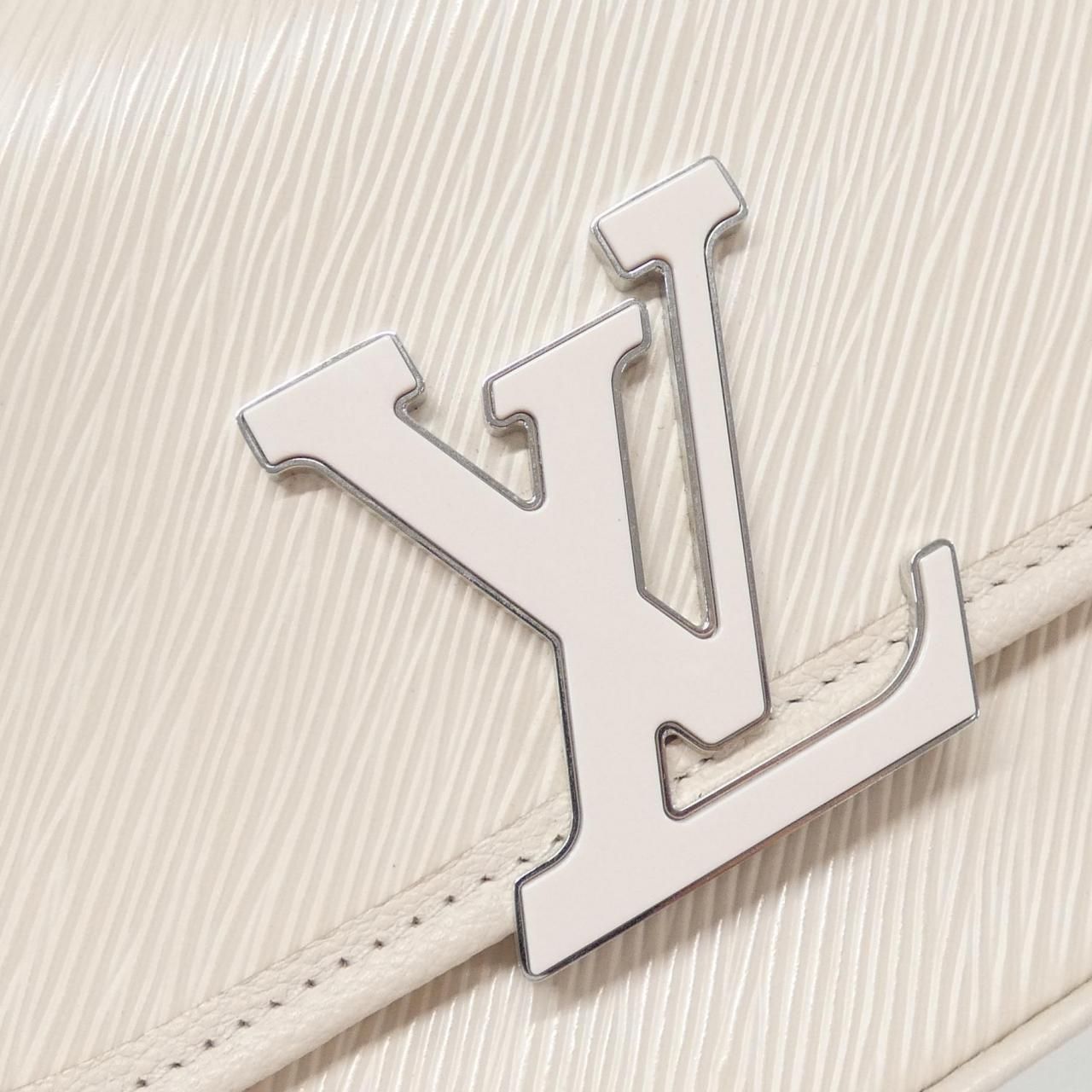 Louis Vuitton Epi Buci Shoulder Bag — view 4