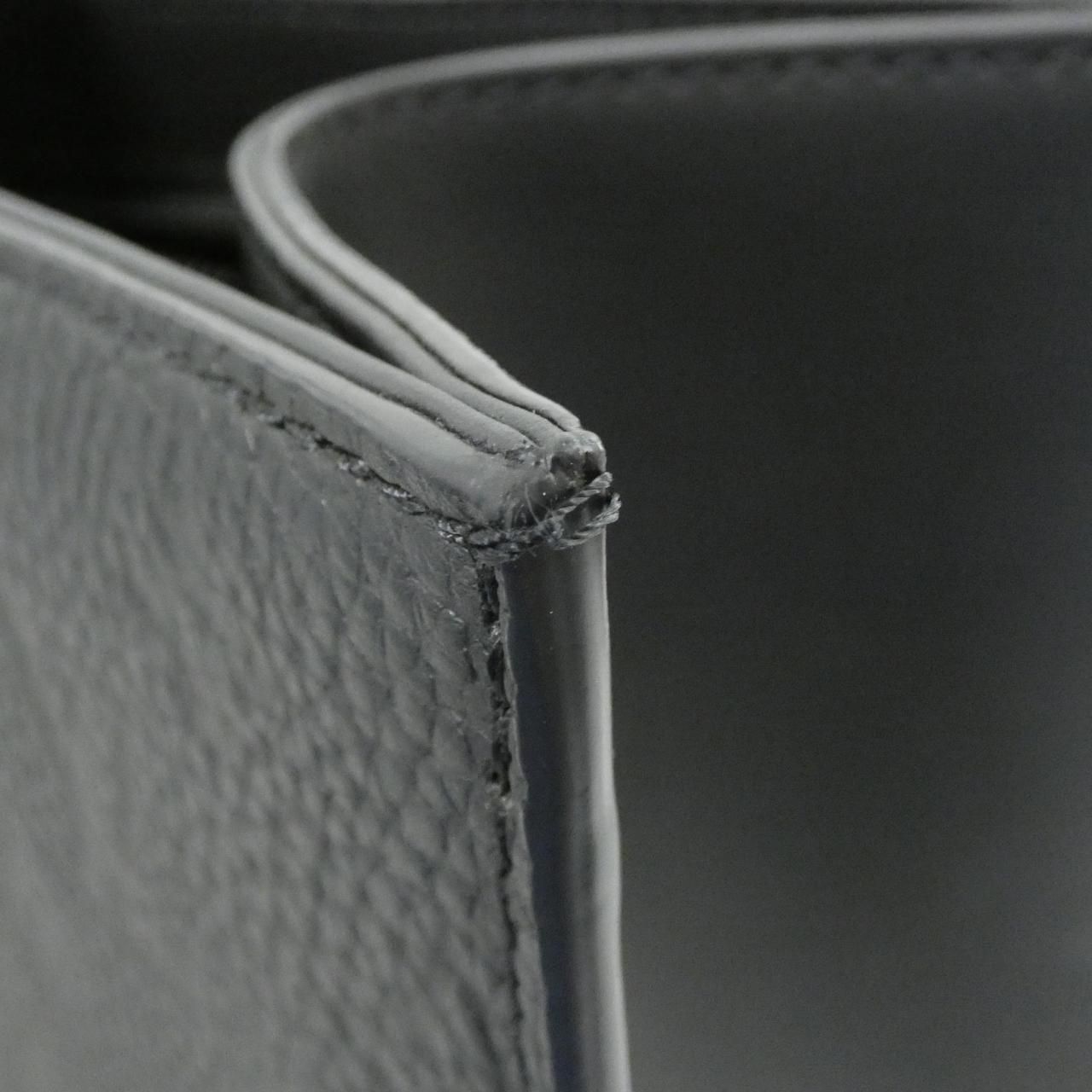 Louis Vuitton Taurillon Monogram Sac Plat Bag — view 4