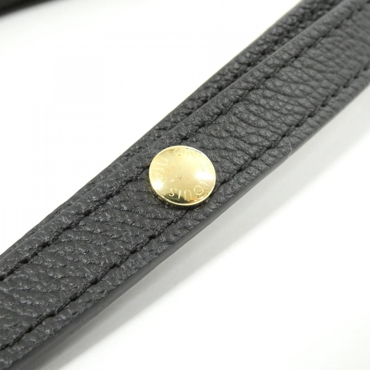 Louis Vuitton Epi Marais Shoulder Bag — view 6