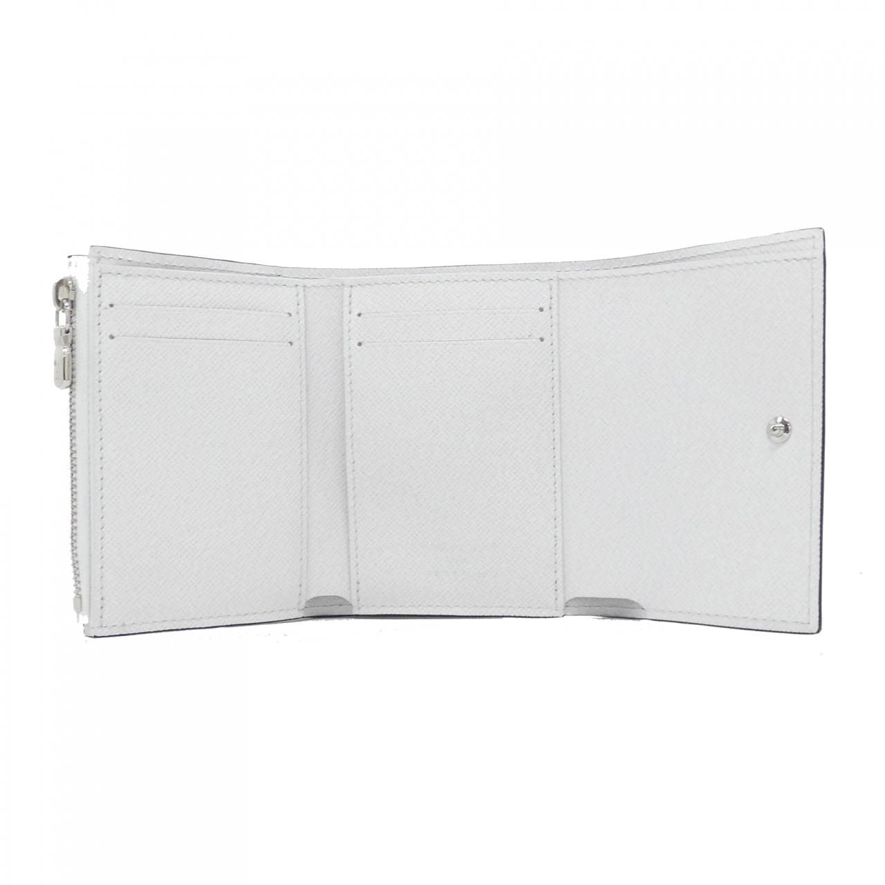 Louis Vuitton Taiga Wallet — view 4