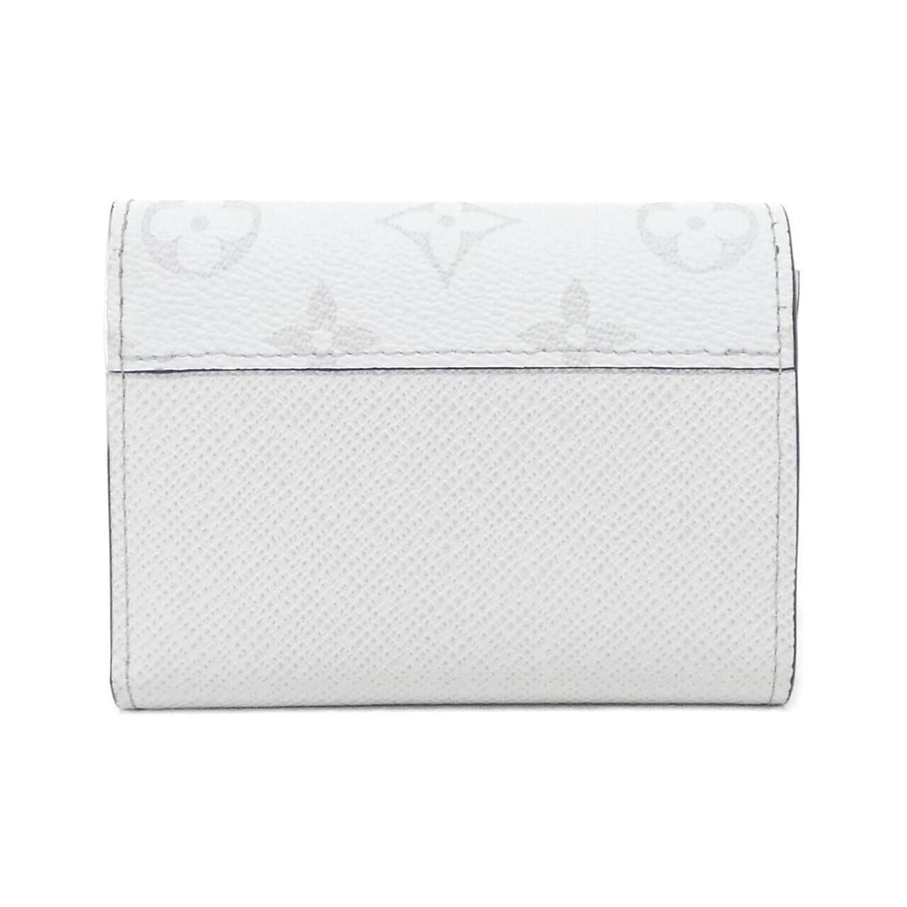 Louis Vuitton Taiga Wallet — view 2