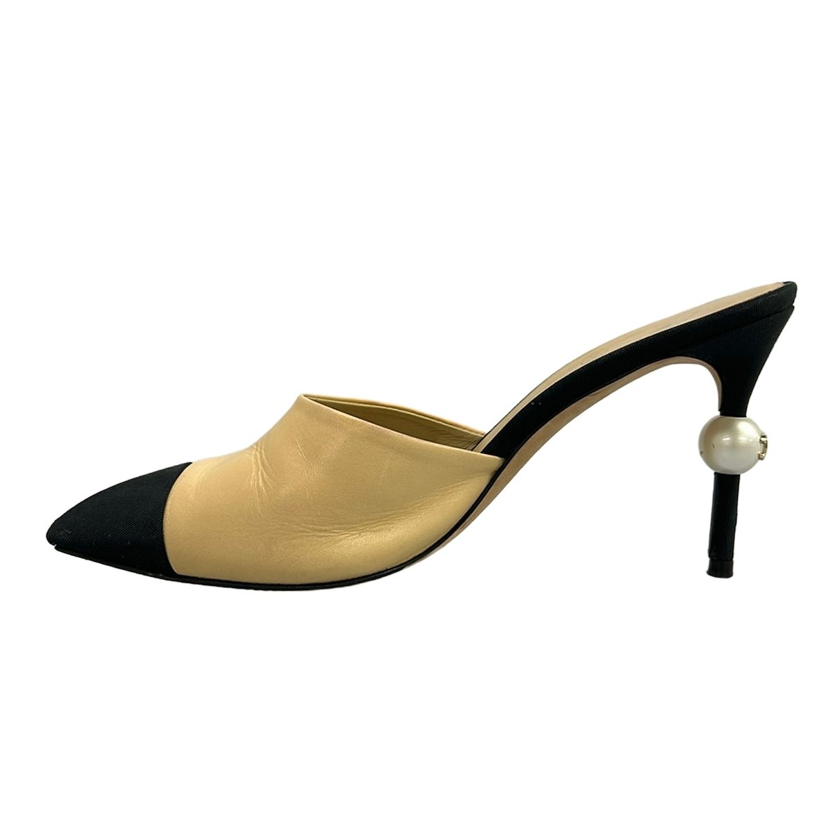 Chanel Mules 36.5 Beige Black Pearl CC Logo Leather — view 3