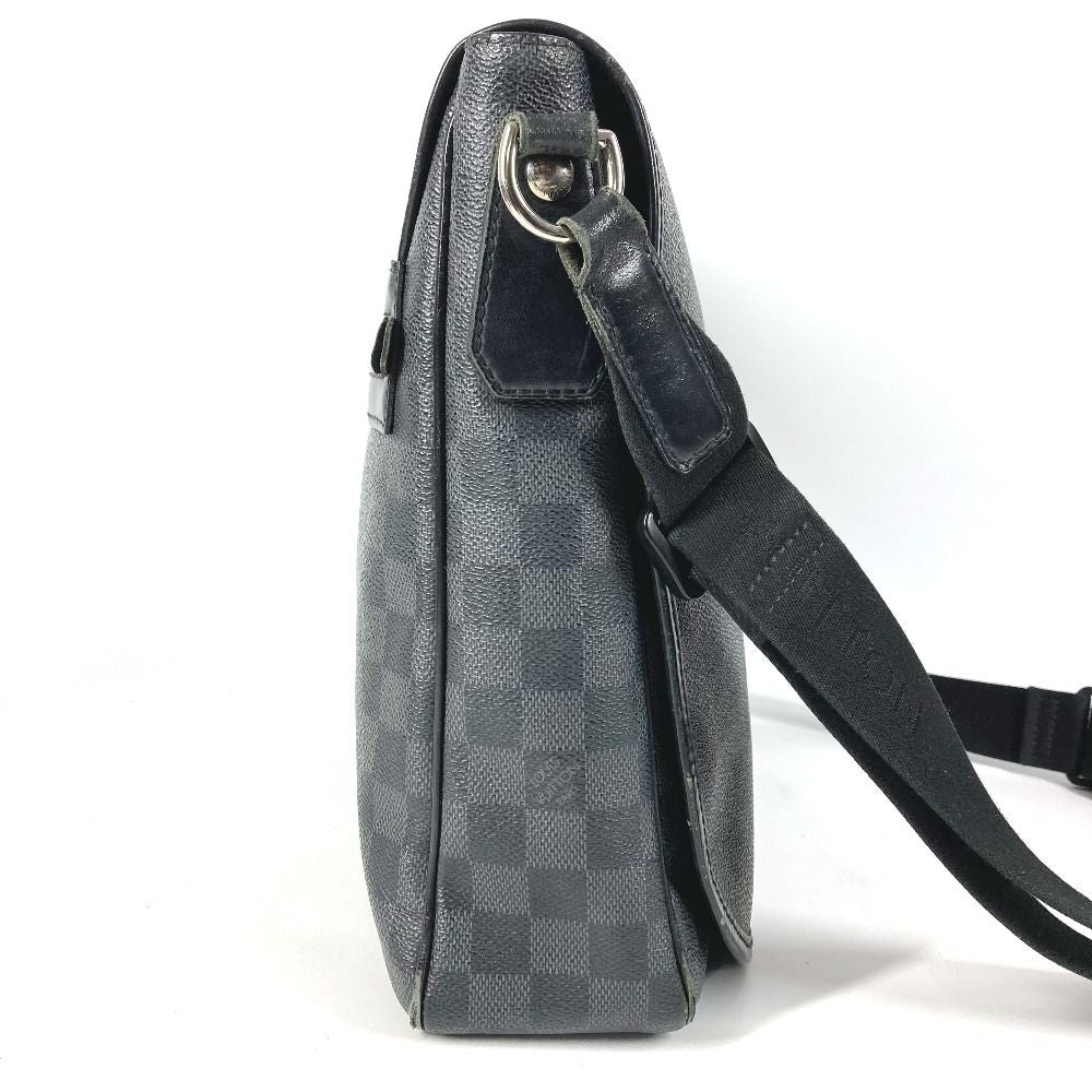 Louis Vuitton Shoulder Bag Daniel MM Damier Graphite Canvas Black — view 4