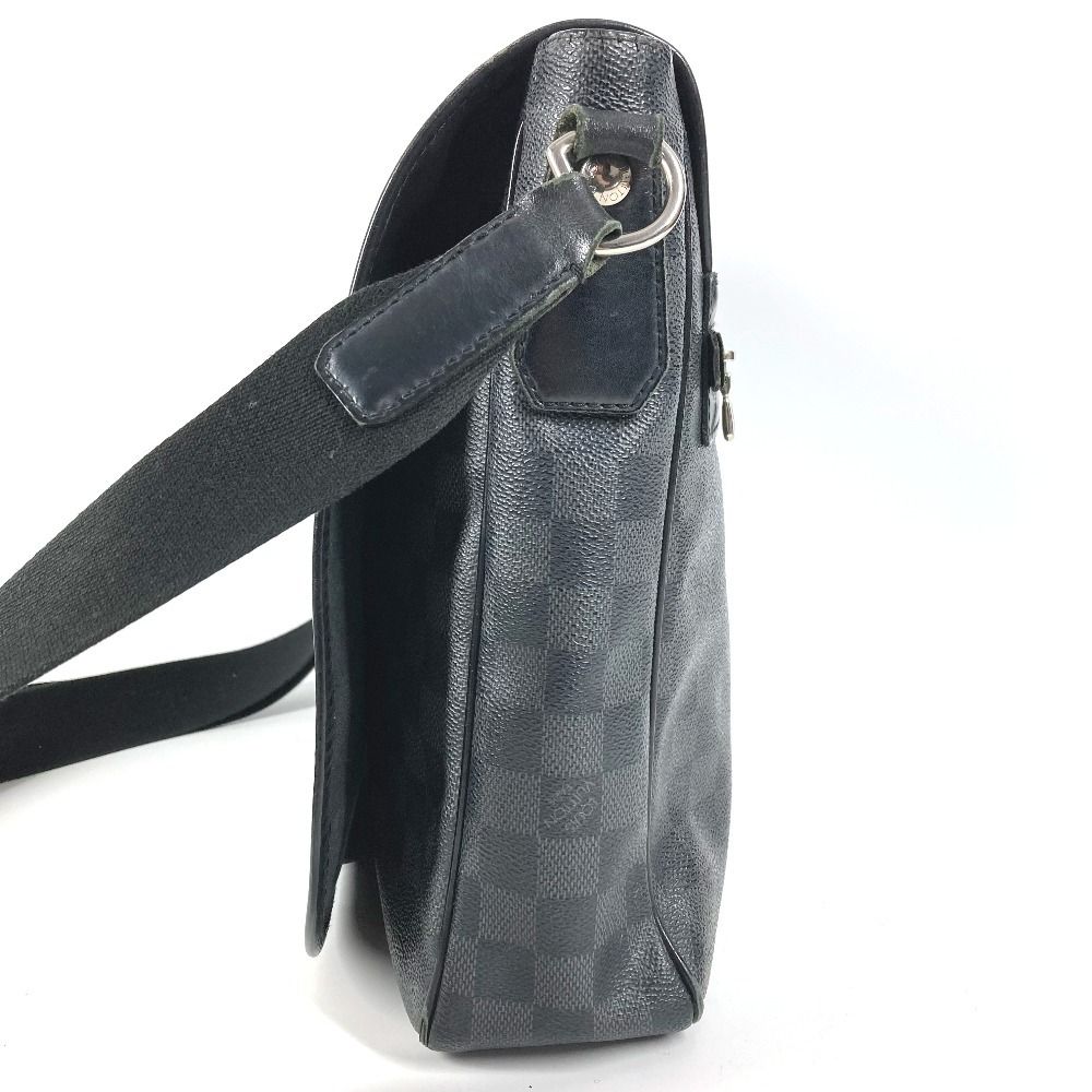 Louis Vuitton Shoulder Bag Daniel MM Damier Graphite Canvas Black — view 3