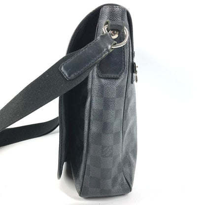 Louis Vuitton Shoulder Bag Daniel MM Damier Graphite Canvas Black — view 3