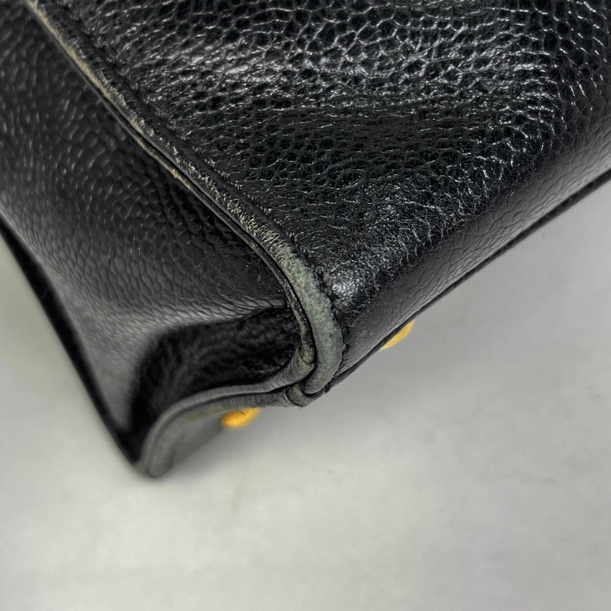 Chanel CC Logo Che Shoulder Bag Black — view 3