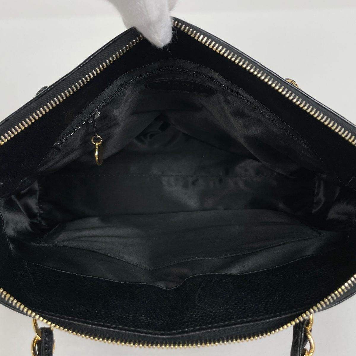 Chanel CC Logo Che Shoulder Bag Black — view 8