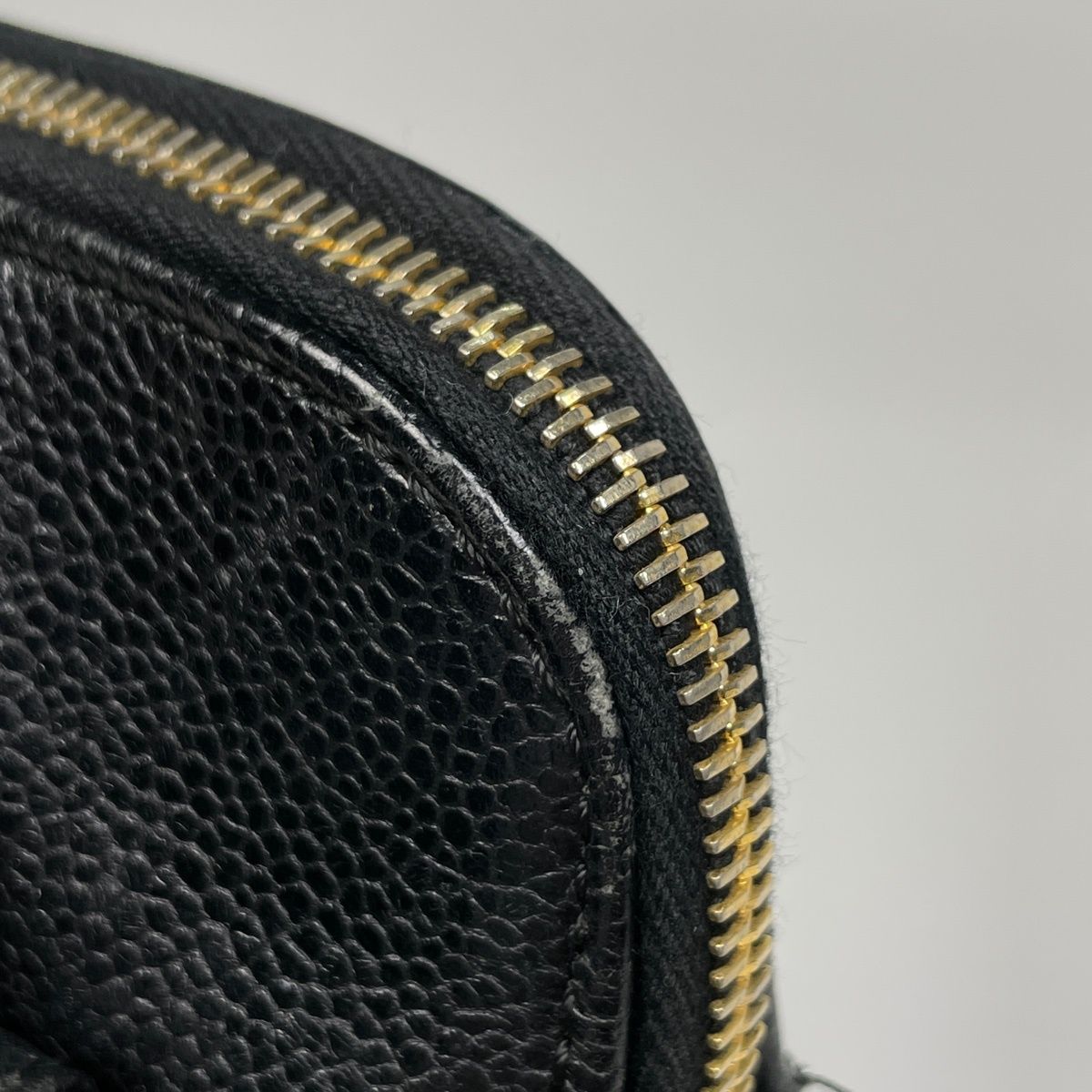 Chanel CC Logo Che Shoulder Bag Black — view 5