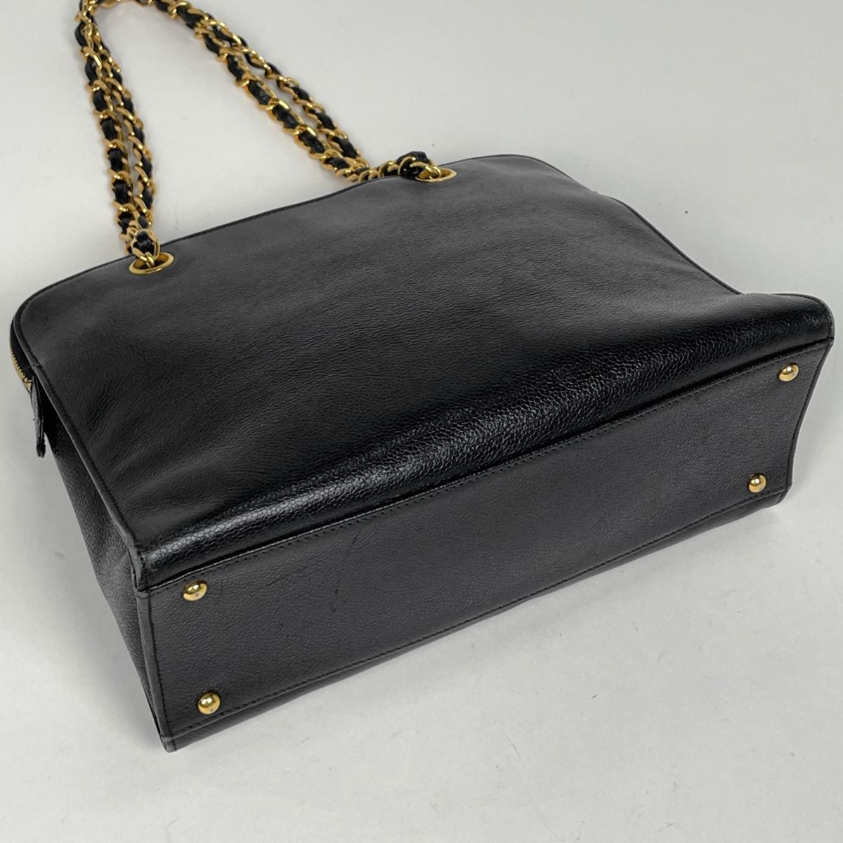 Chanel CC Logo Che Shoulder Bag Black — view 2