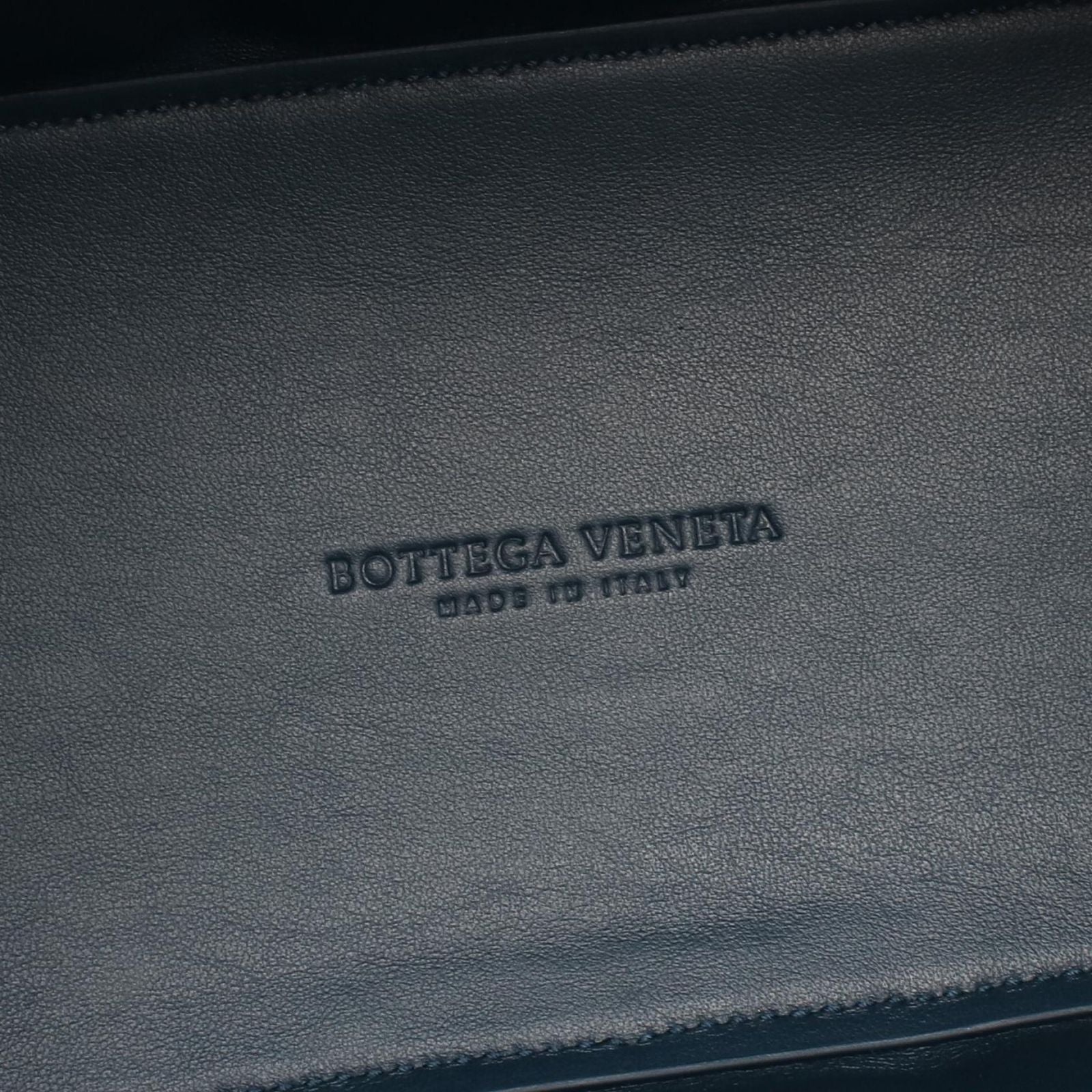 Bottega Veneta Handbag the Navy Leather the 2-Way — view 4