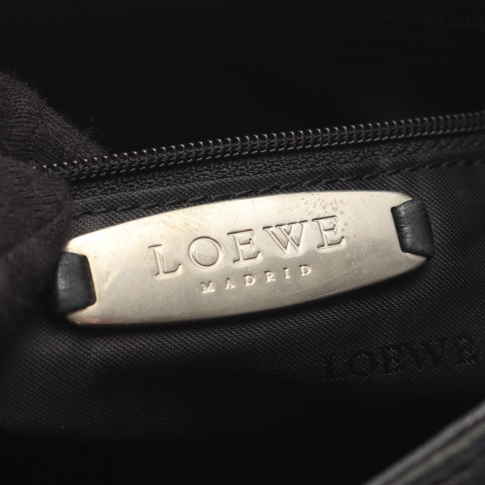 Loewe Shoulder Bag Anagram Black Leather — view 4