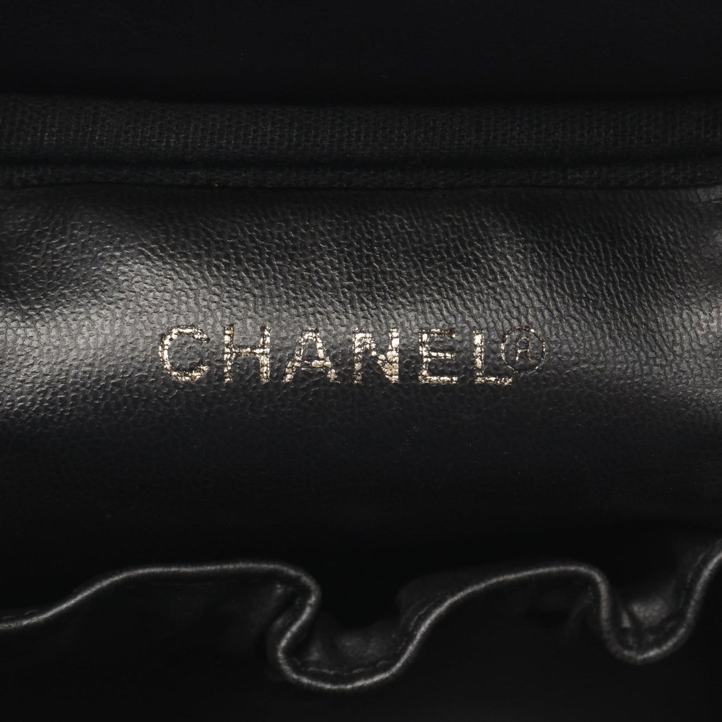 Chanel Handbag CC Logo Black CC Verticalshape Vanity — view 4