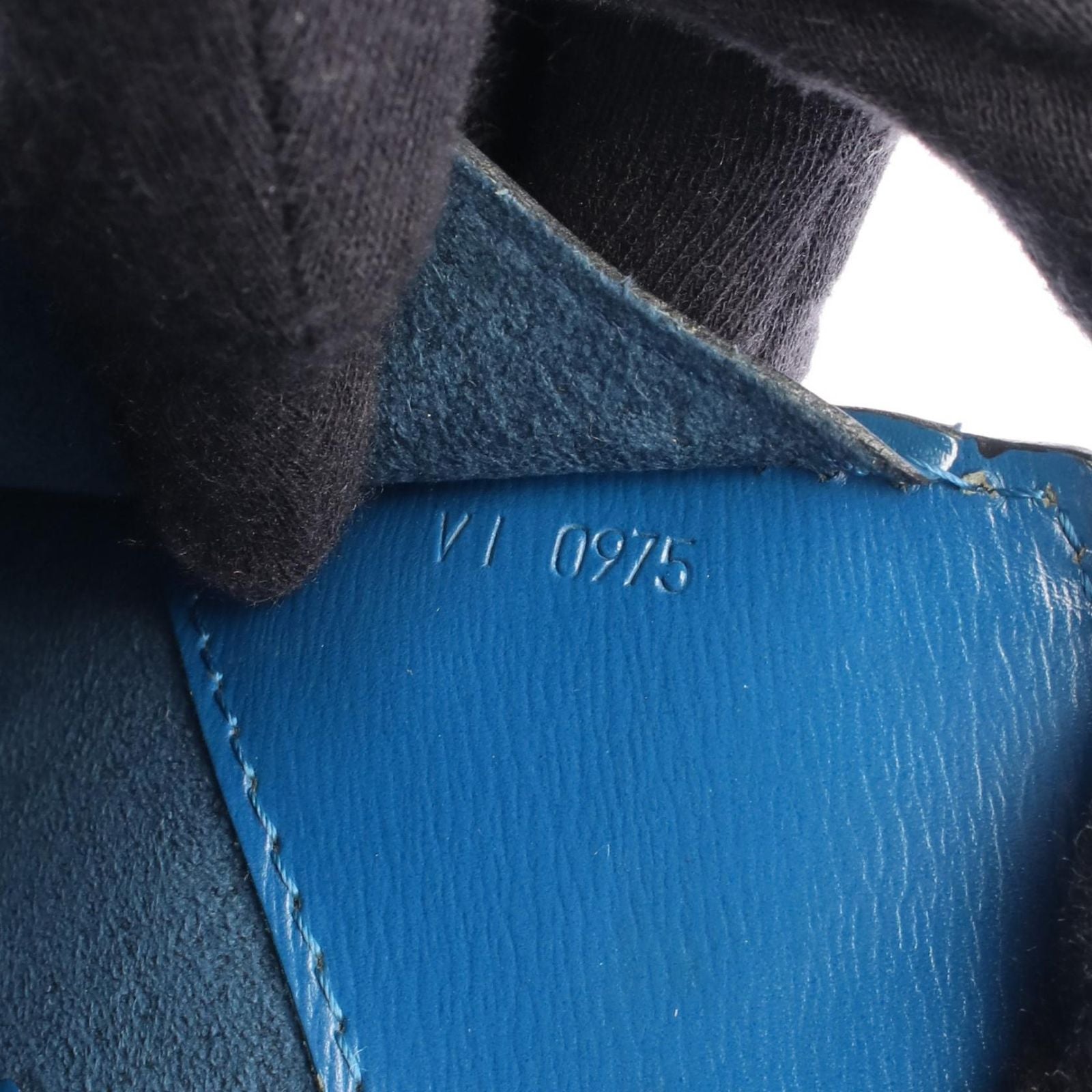 Louis Vuitton Shoulder Bag Nineryu Toredeblue Leather — view 5