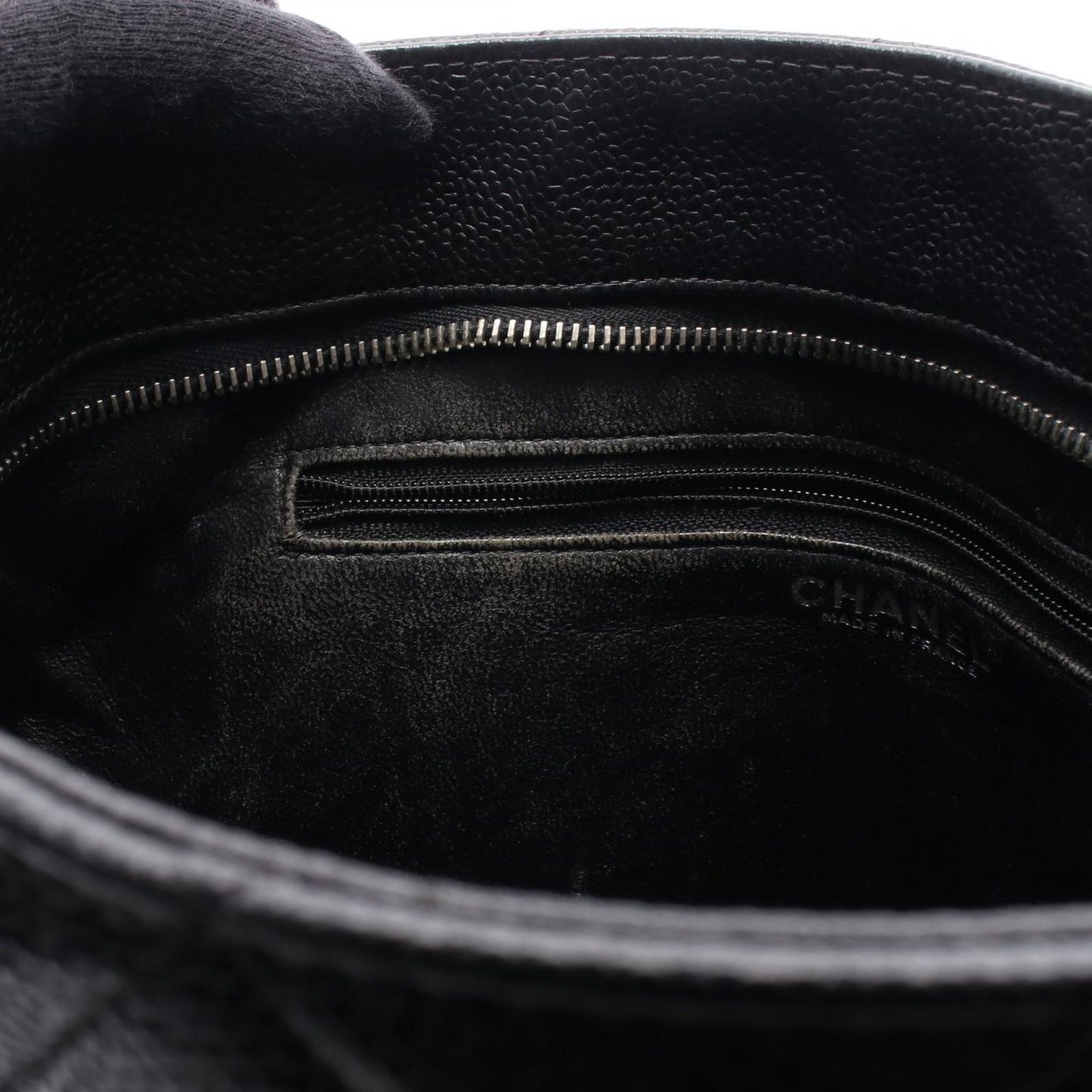 Chanel Tote Medallion Black Tree — view 6
