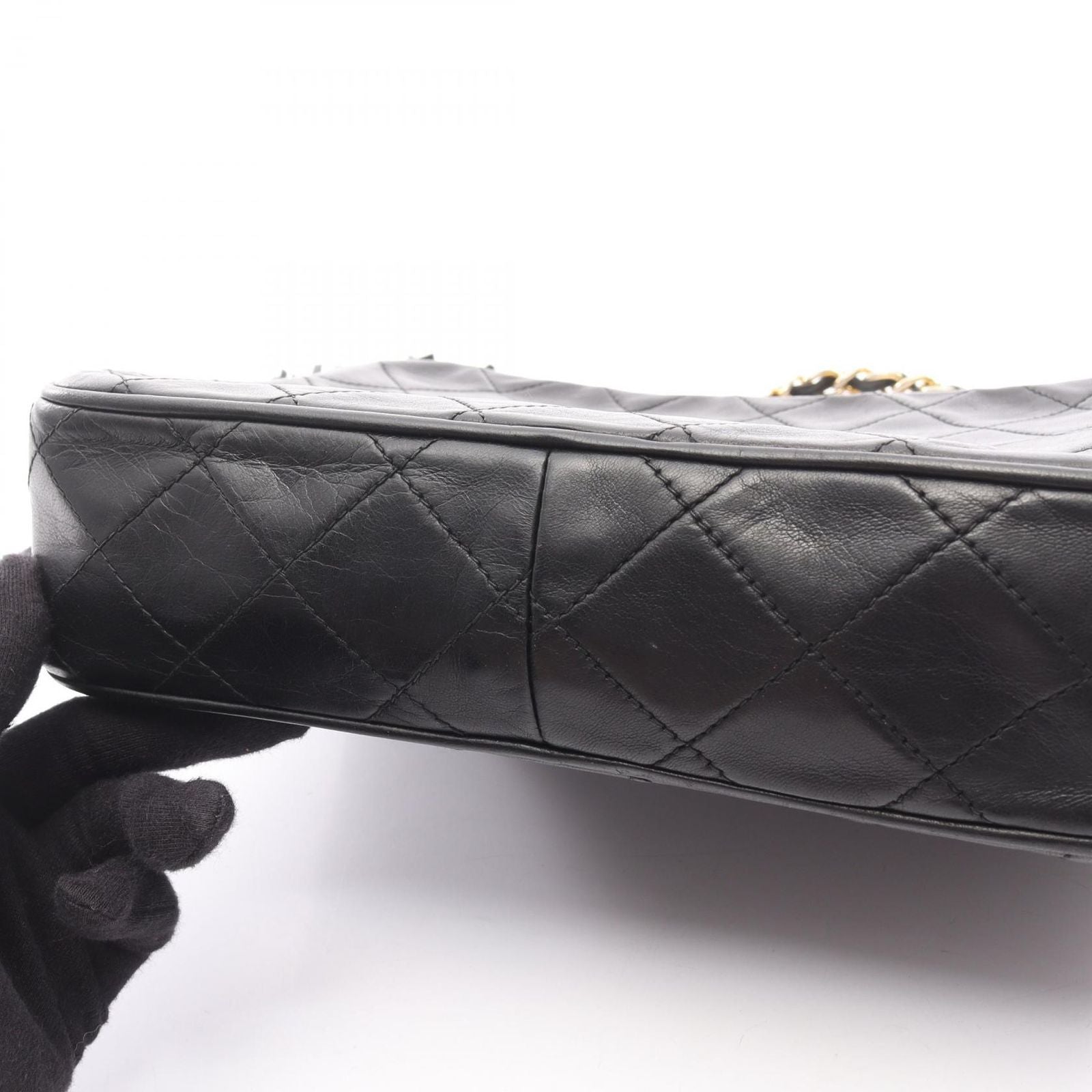 Chanel Shoulder Bag CC Logo Da Black Lambskin Da CC Che — view 7