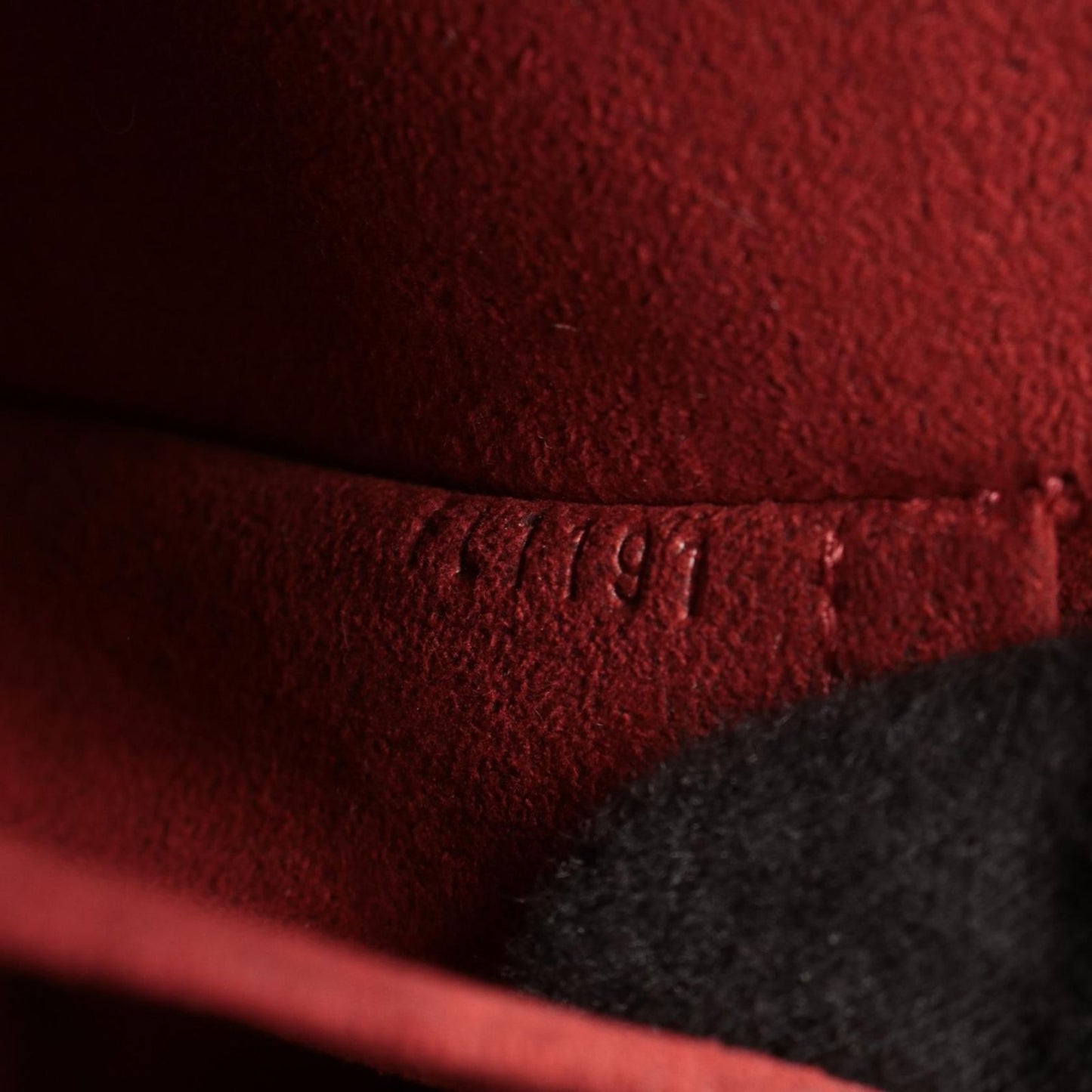 Louis Vuitton Handbag Alma PM Leather — view 5