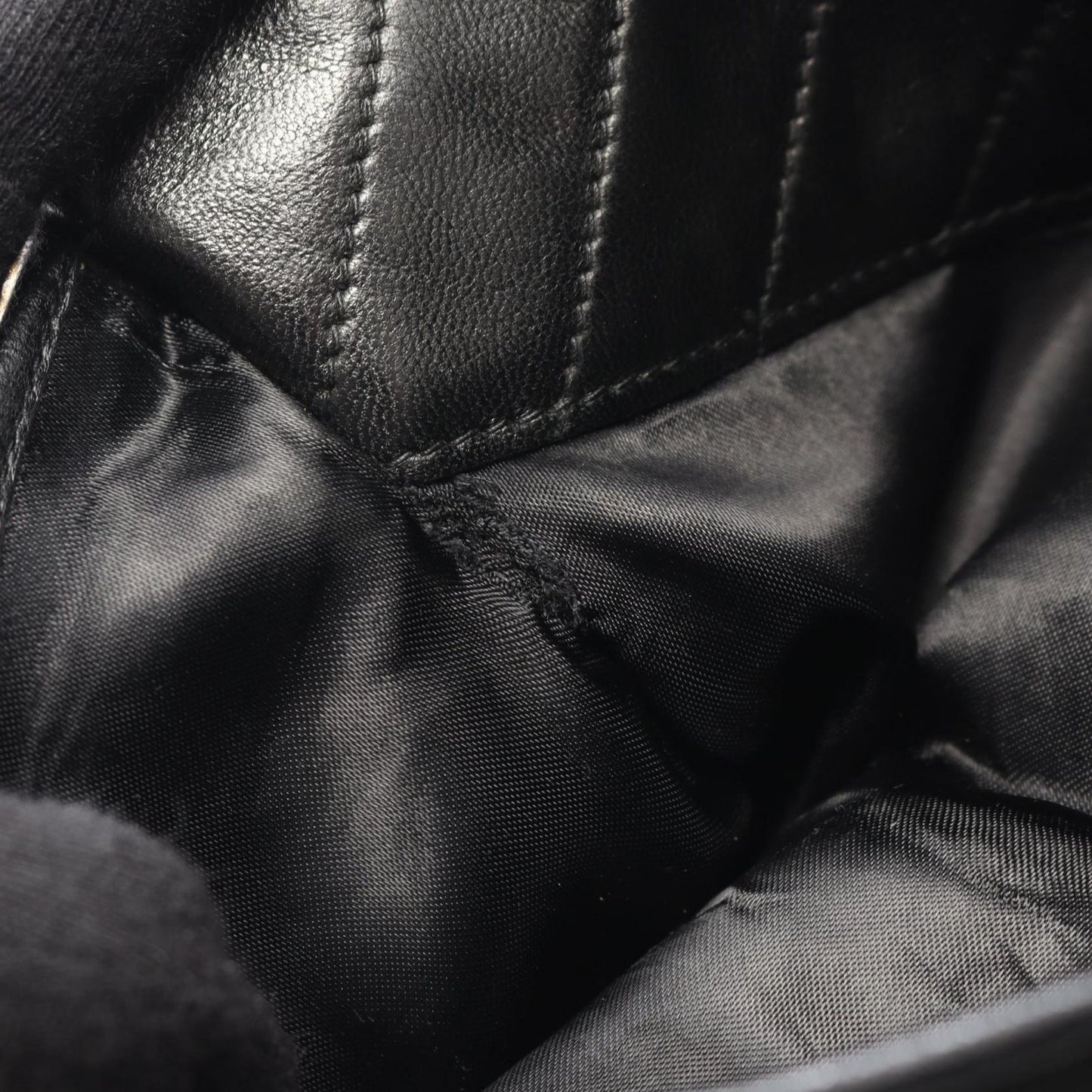 Chanel Shoulder Bag CC Logo Black Lambskin — view 8