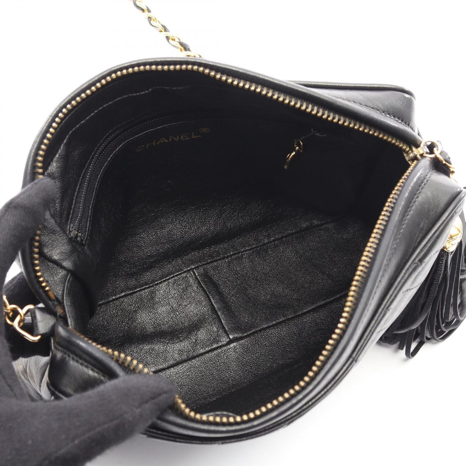 Chanel Shoulder Bag CC Logo Black Lambskin — view 3