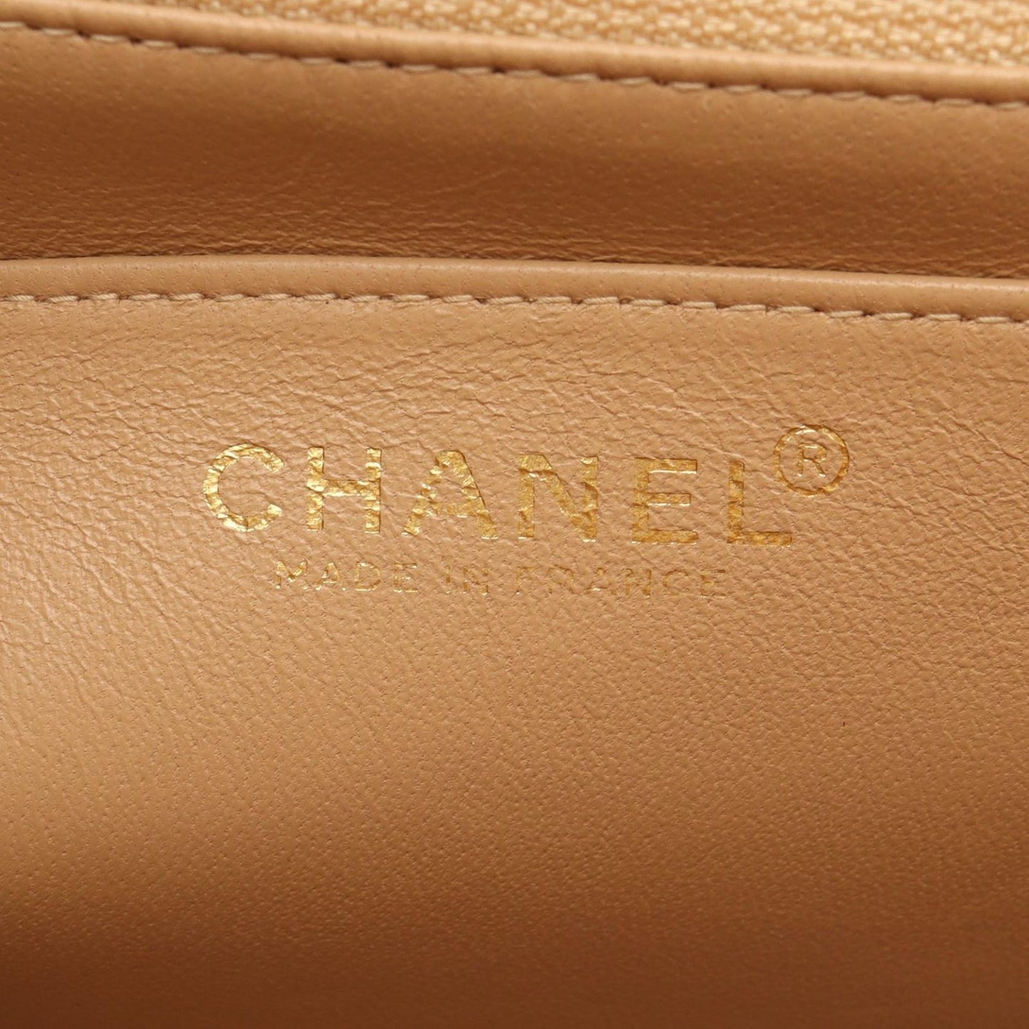 Chanel Shoulder Bag Quilted Beige Black Lambskin — view 4
