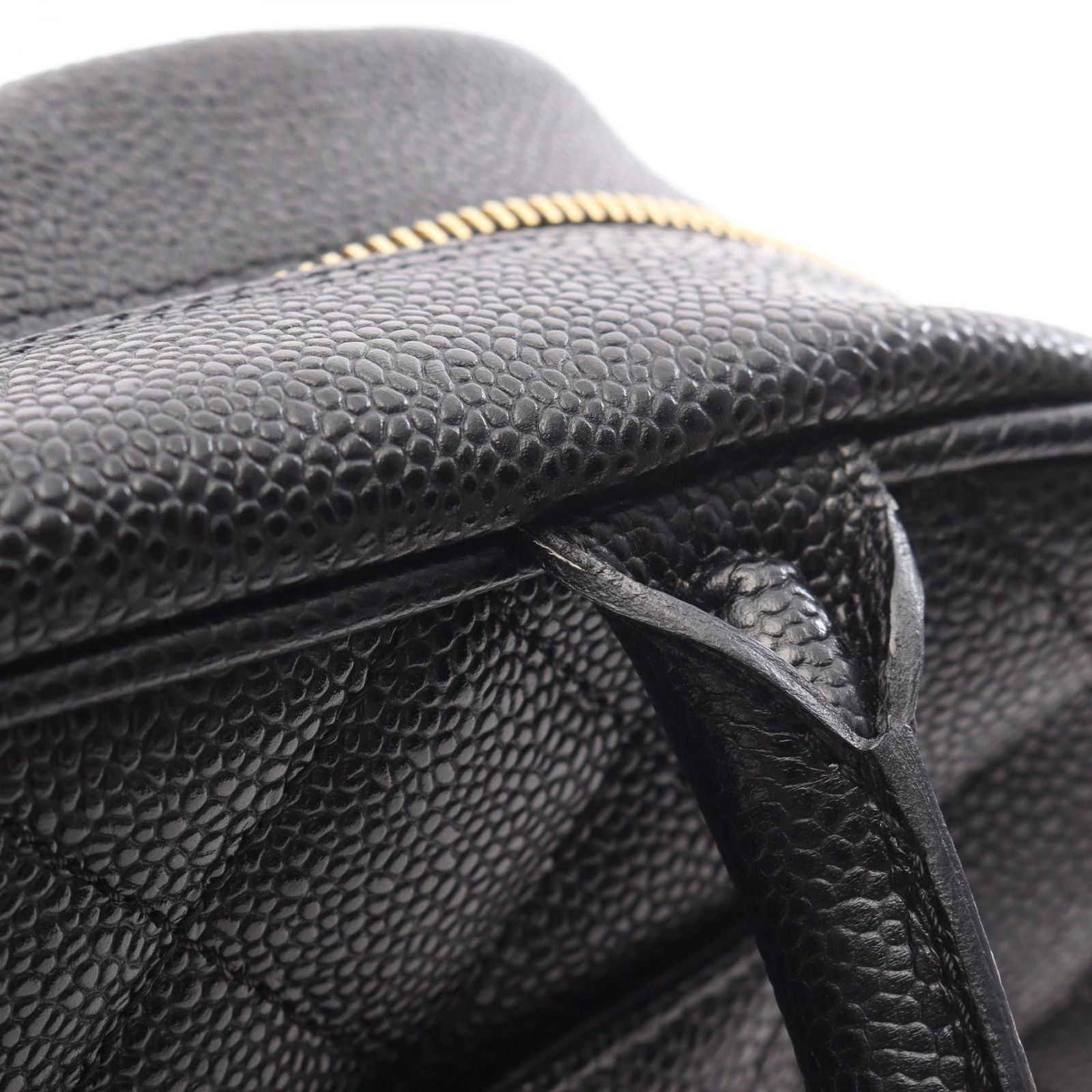 Chanel Handbag Quilted Black Leather CC Logo — view 8