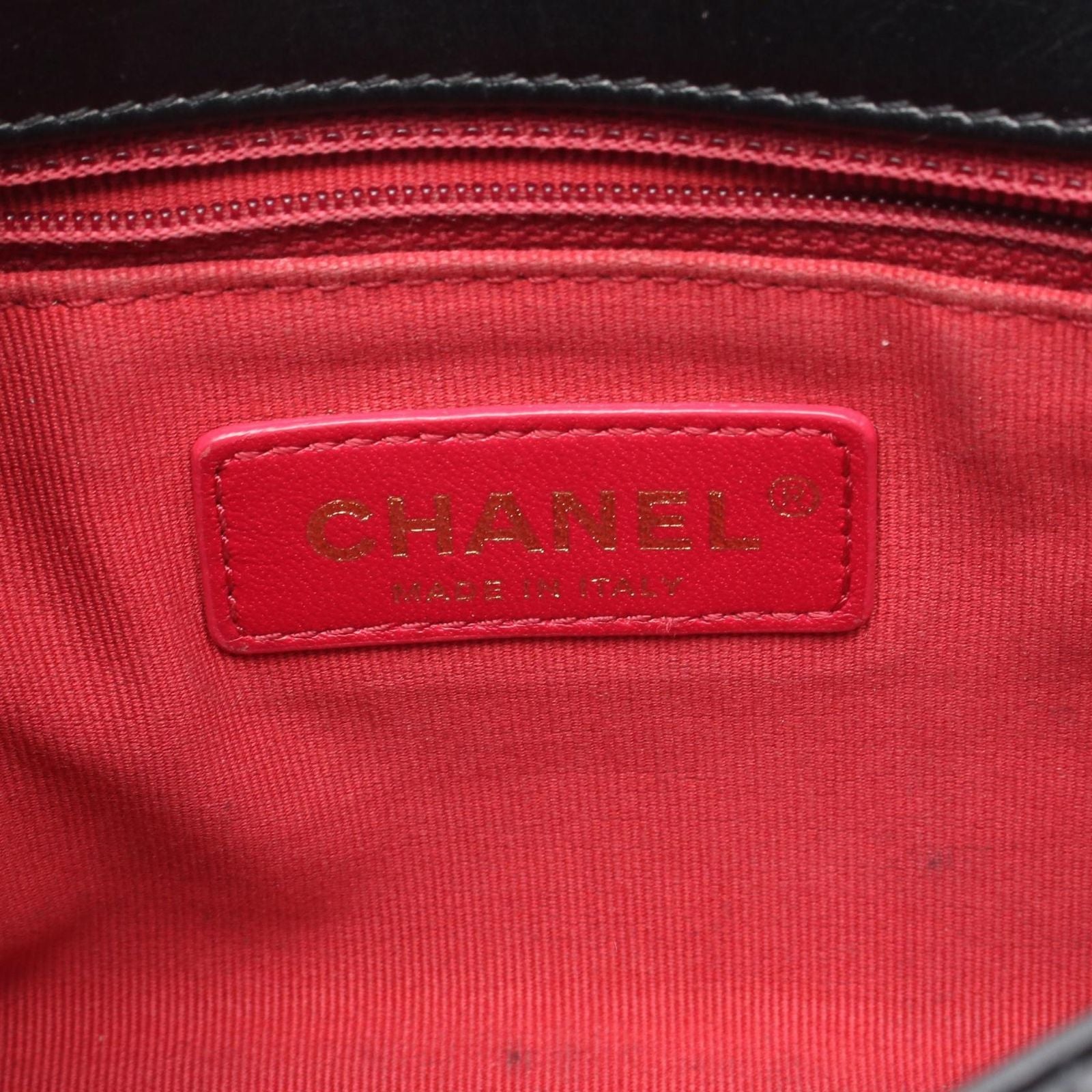 Chanel Shoulder Bag Quilted Black Leather Minimatelasse Che — view 4