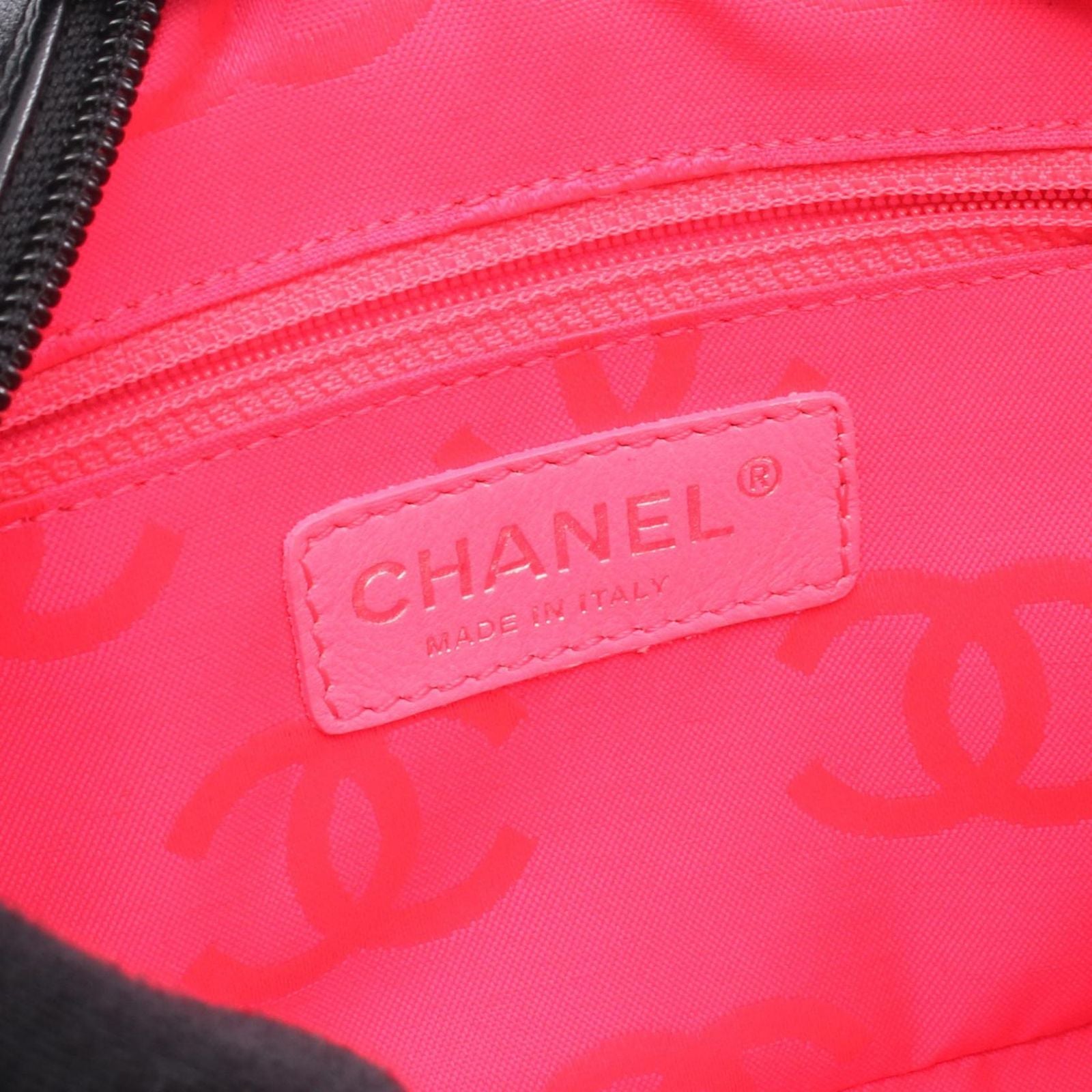 Chanel Handbag Cambon Line Black Leather Aninesa pouch — view 4