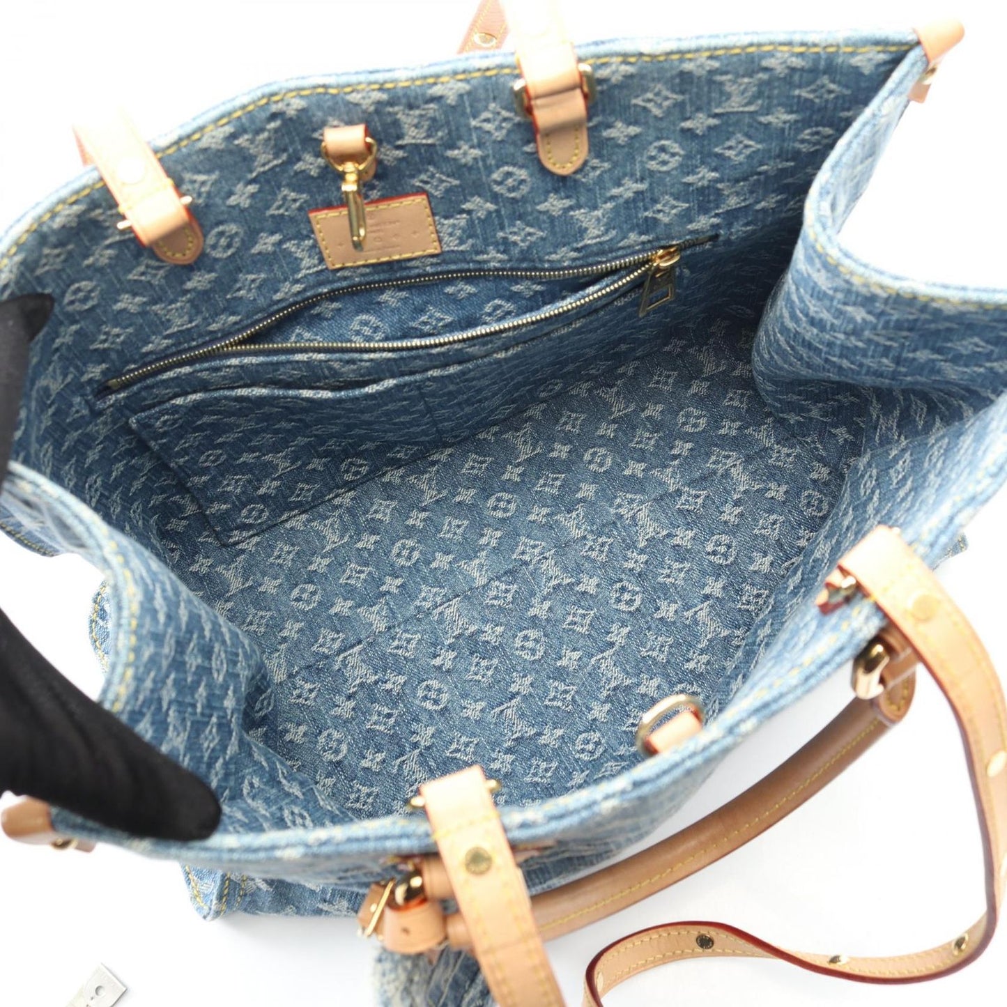 Louis Vuitton Tote On The Go MM LV Monogram Denim Leather LV — view 3